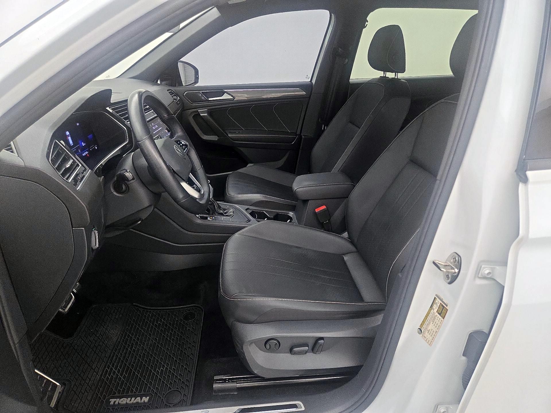 Thumbnail: 2023 Volkswagen Tiguan - 11