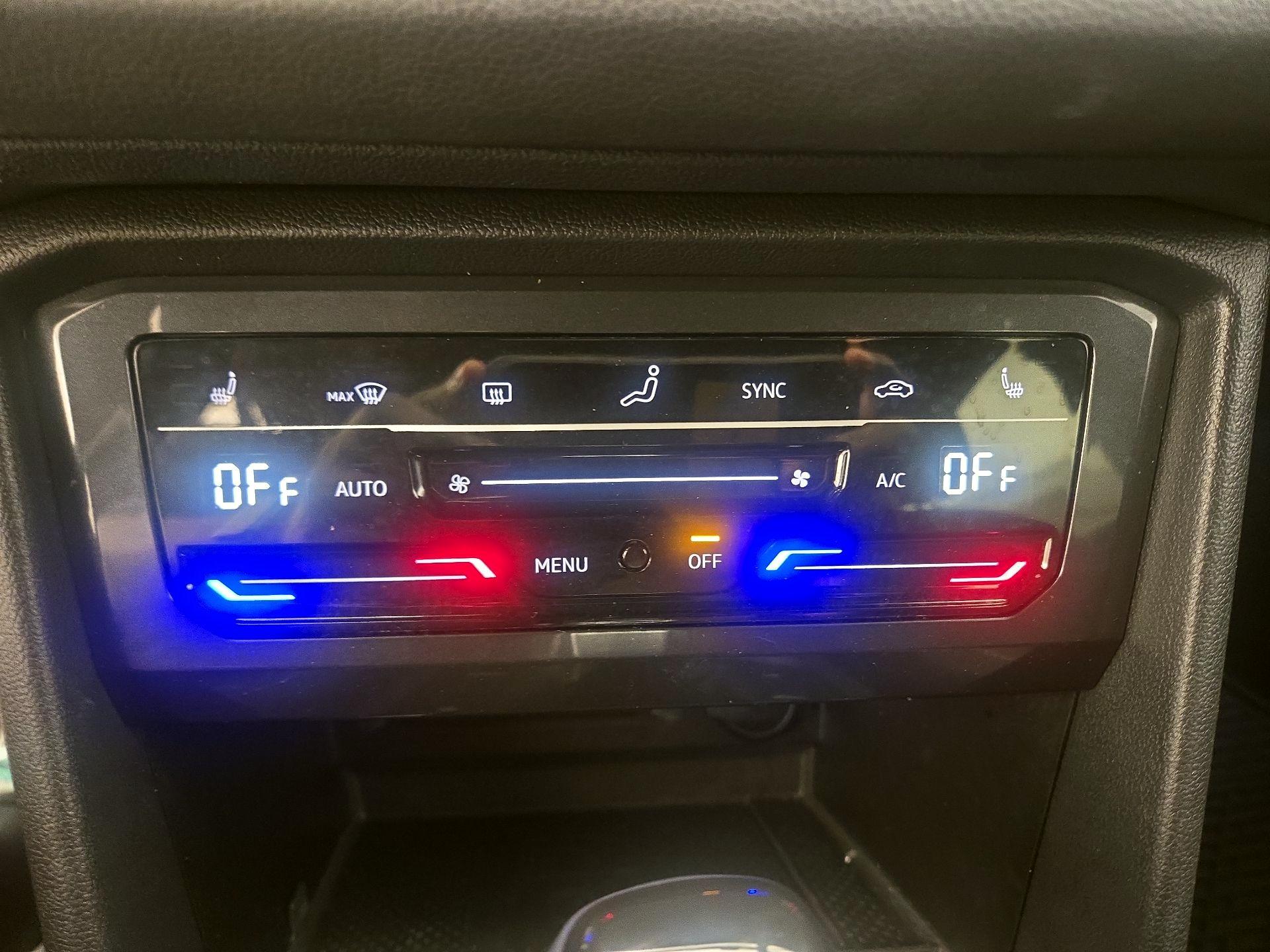 Thumbnail: 2023 Volkswagen Tiguan - 16