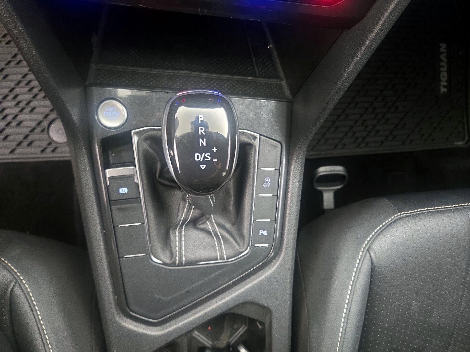 Thumbnail: 2023 Volkswagen Tiguan - 17