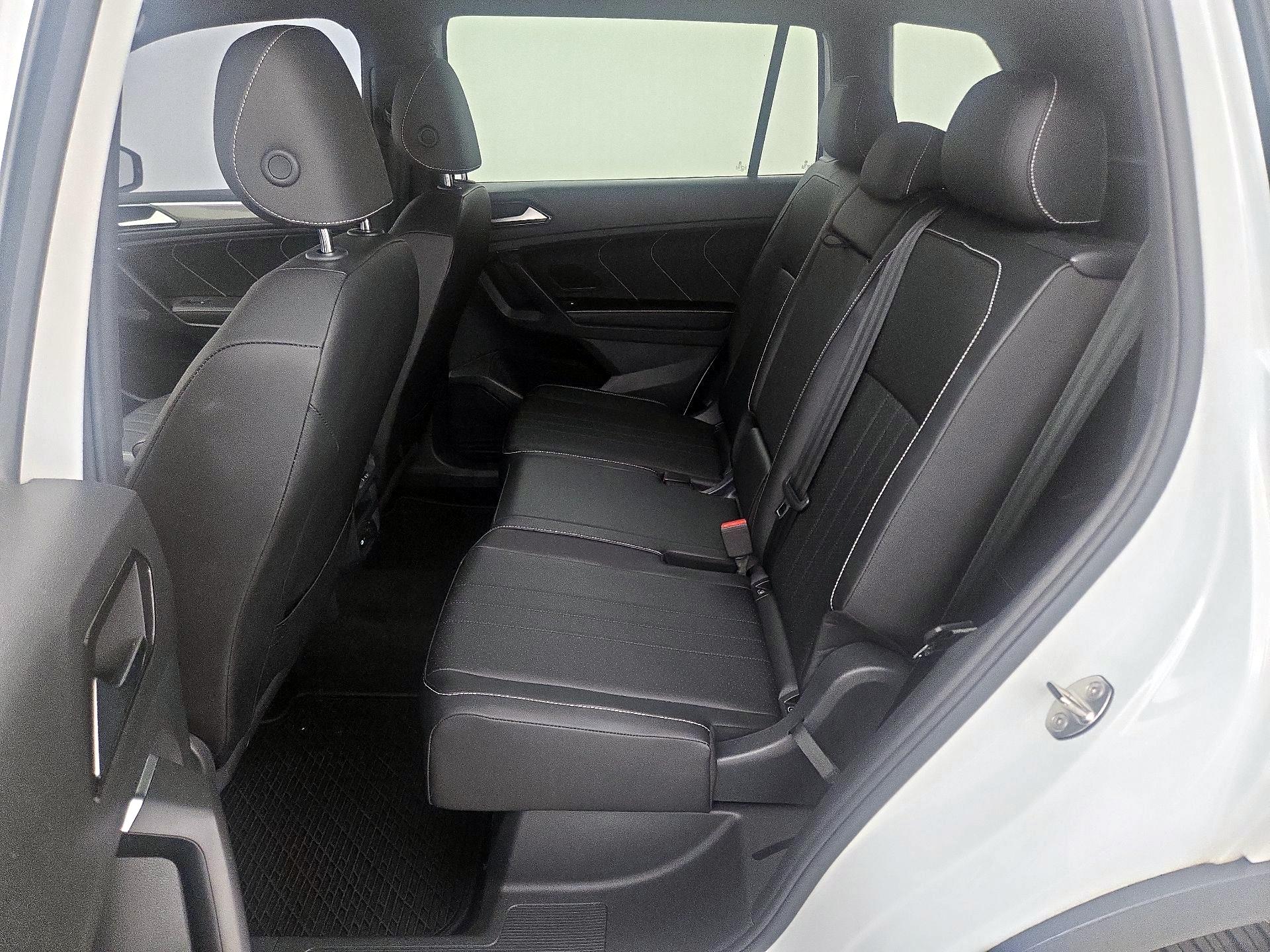 Thumbnail: 2023 Volkswagen Tiguan - 20