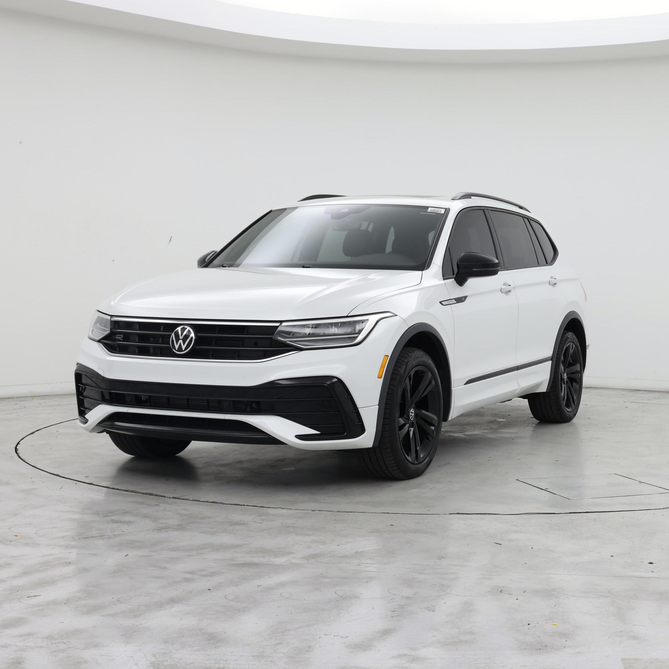 Thumbnail: 2023 Volkswagen Tiguan - 4