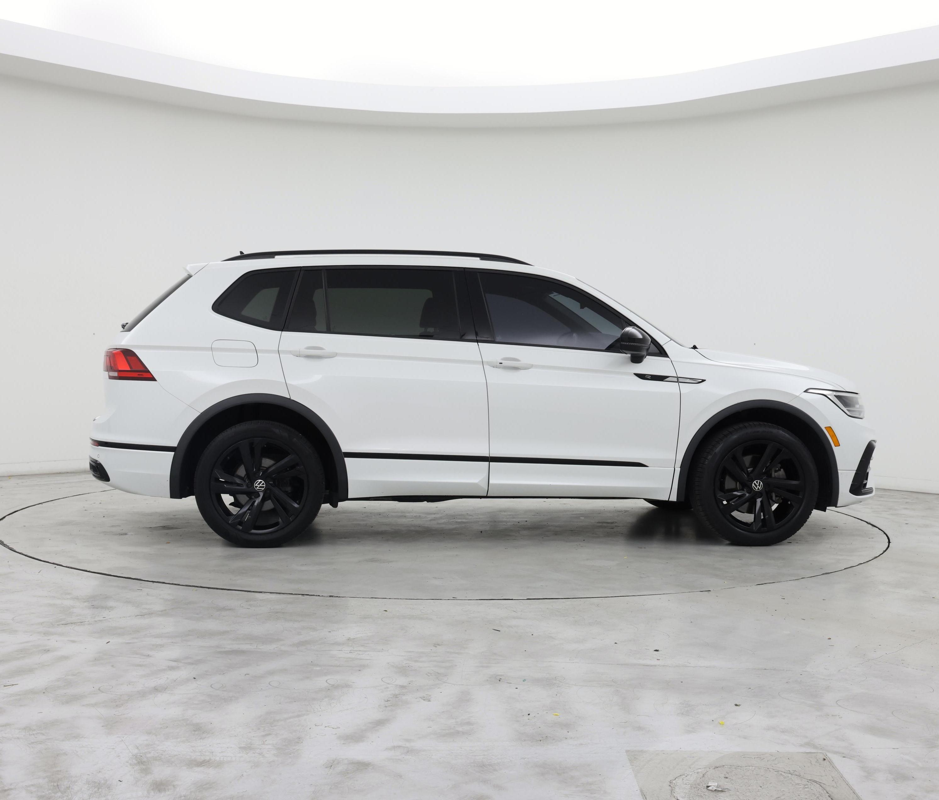 Thumbnail: 2023 Volkswagen Tiguan - 7