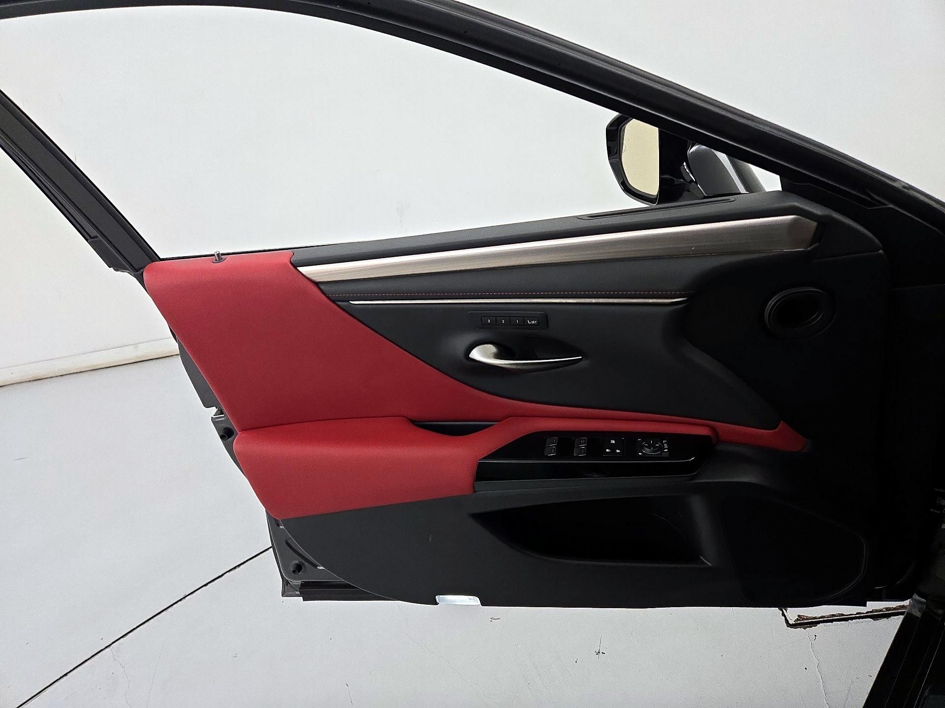 Thumbnail: 2022 Lexus ES - 12