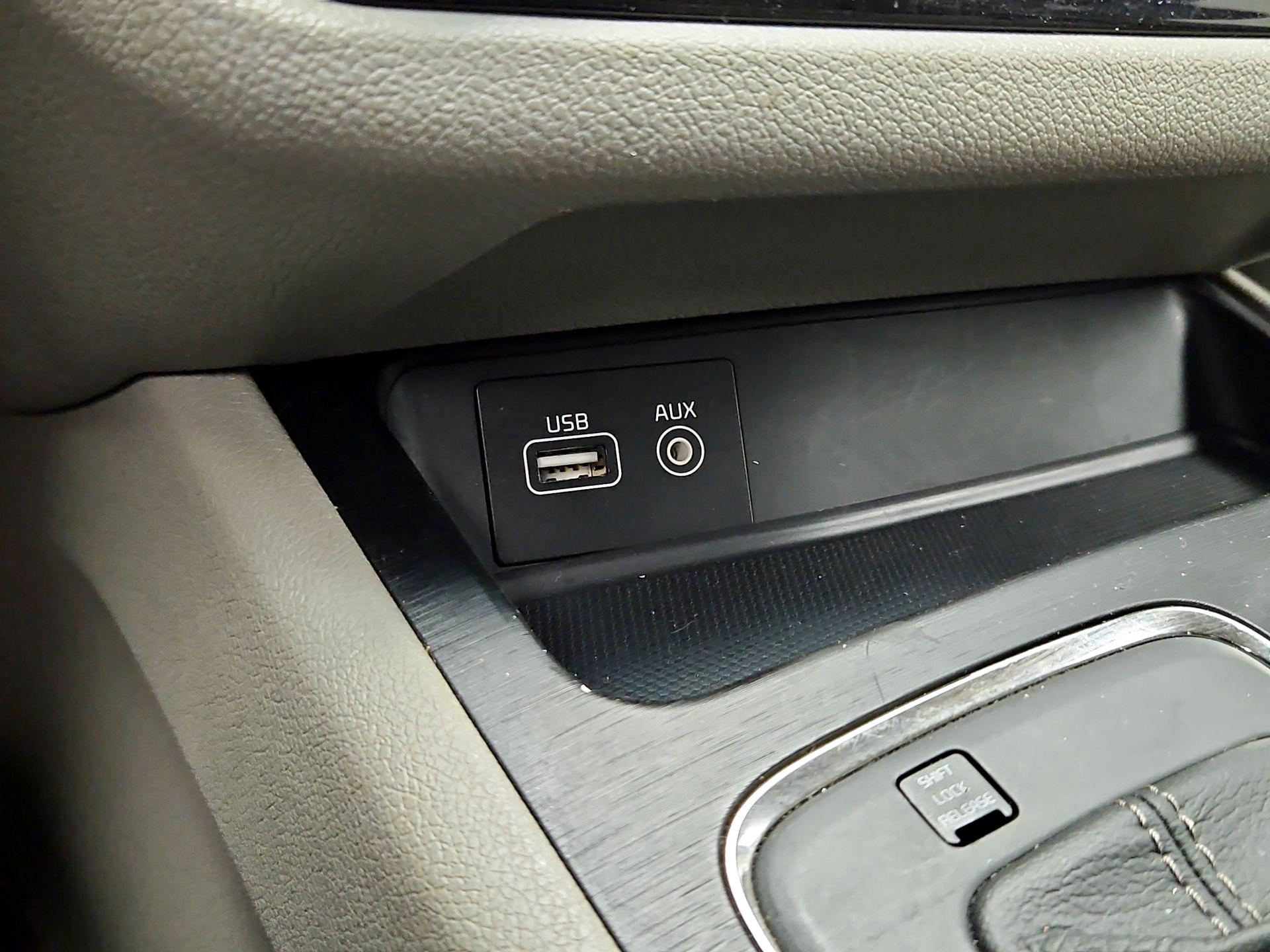 Thumbnail: 2018 Kia Sedona - 18