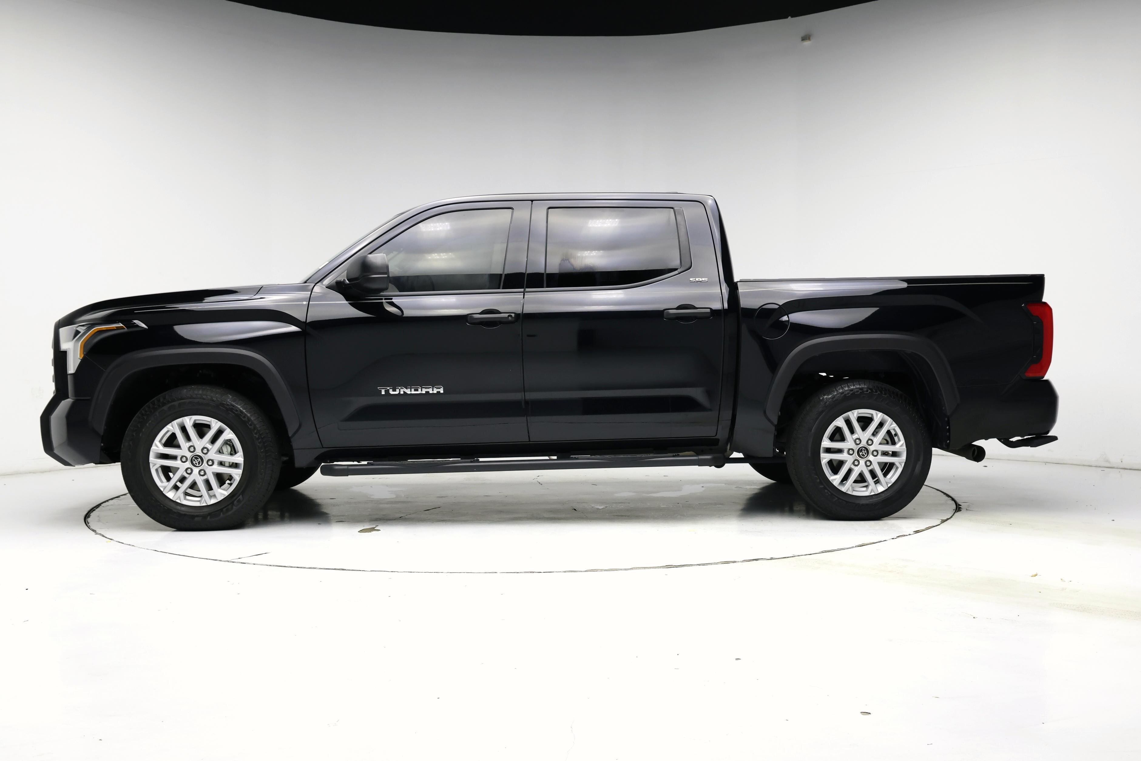Thumbnail: 2024 Toyota Tundra - 3