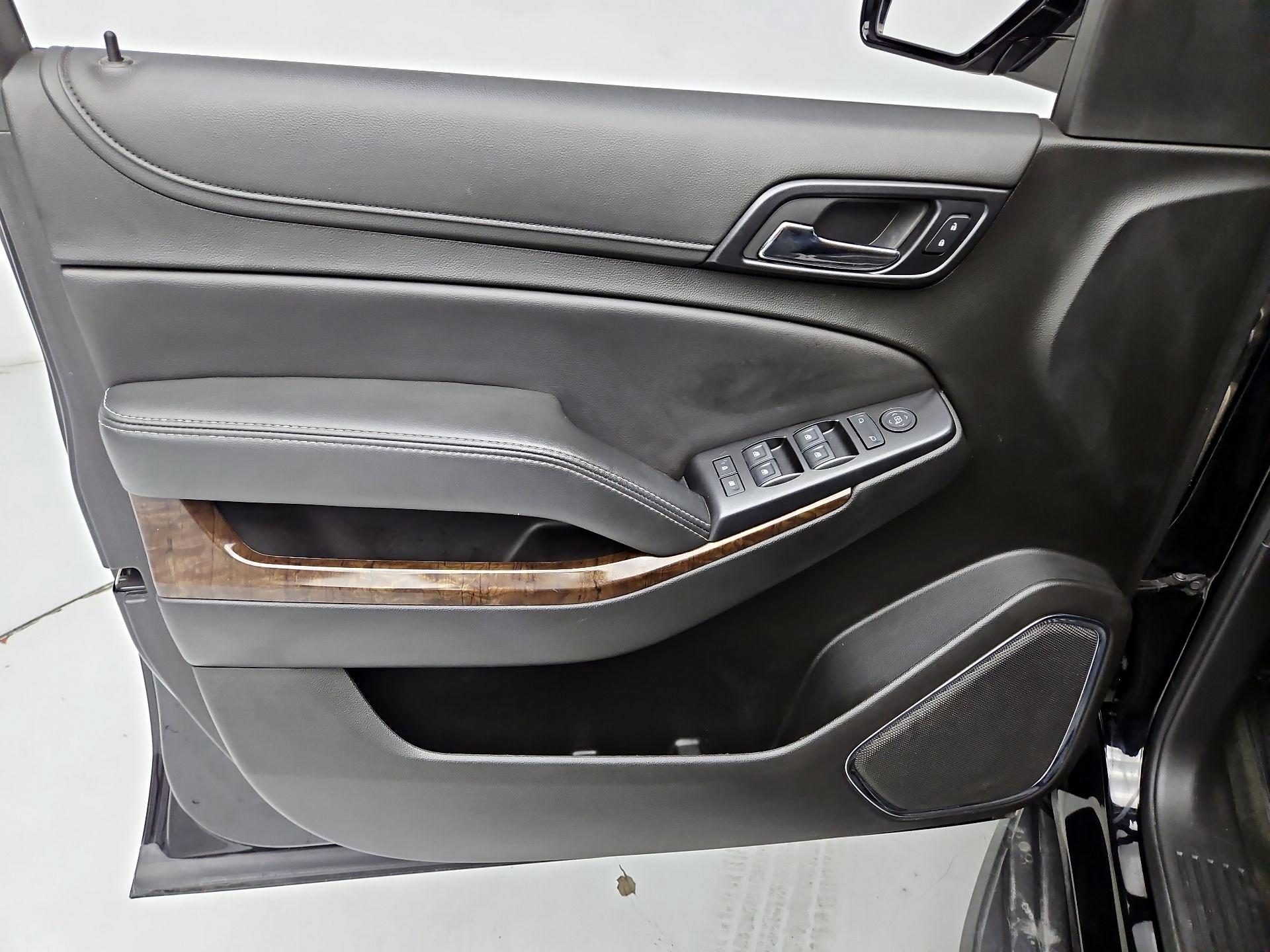 Thumbnail: 2019 Chevrolet Tahoe - 12