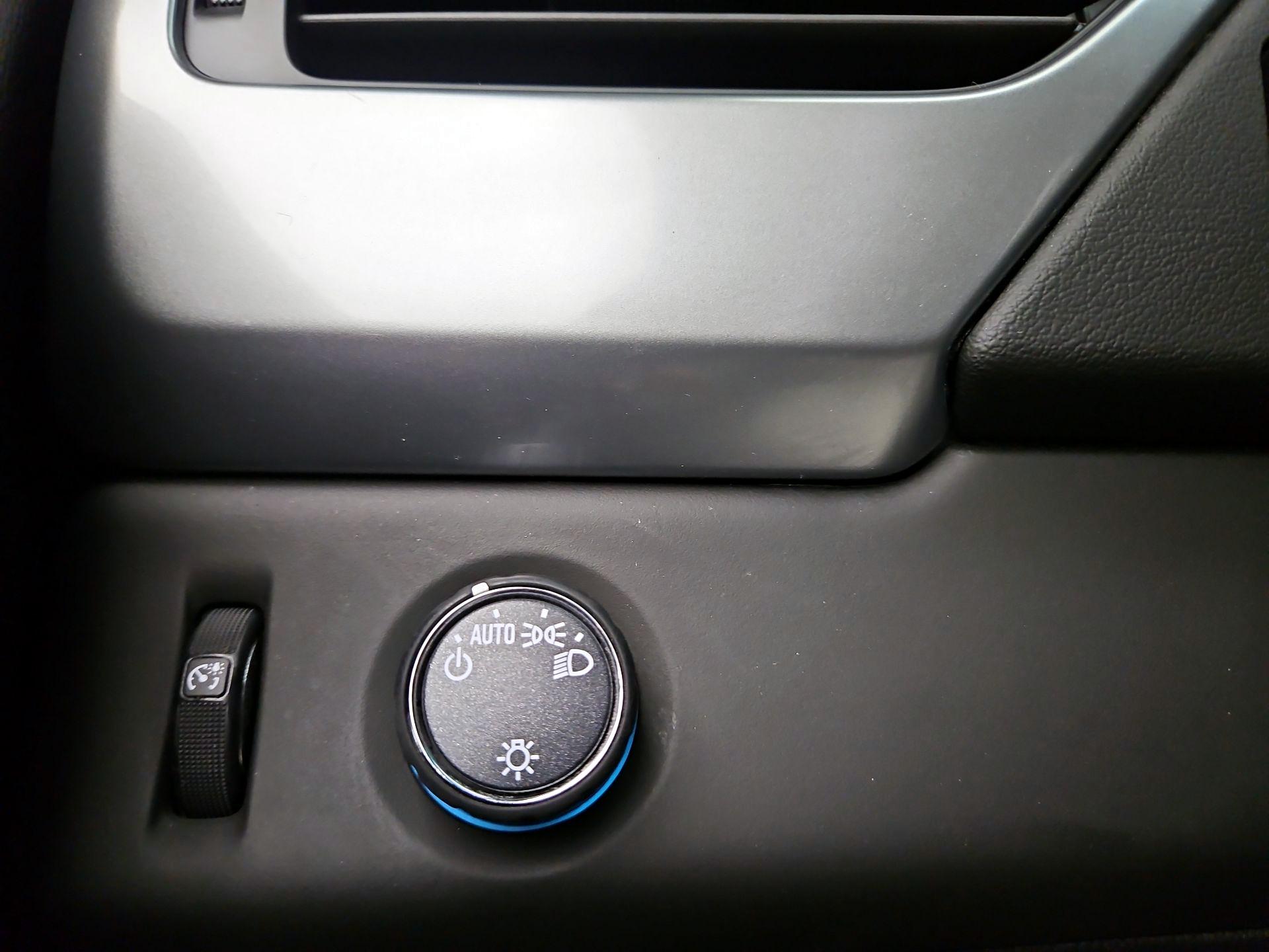 Thumbnail: 2019 Chevrolet Tahoe - 13