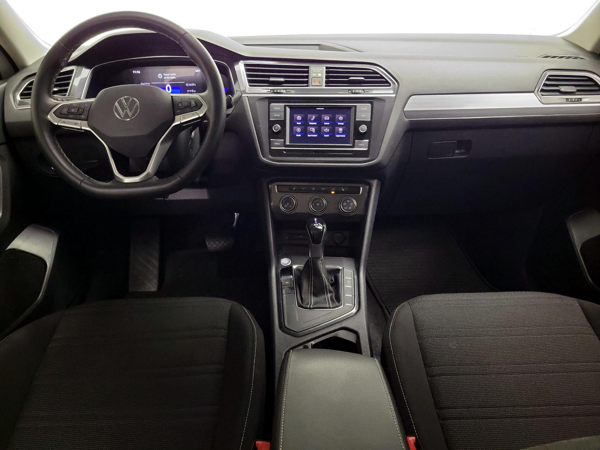 Thumbnail: 2023 Volkswagen Tiguan - 9