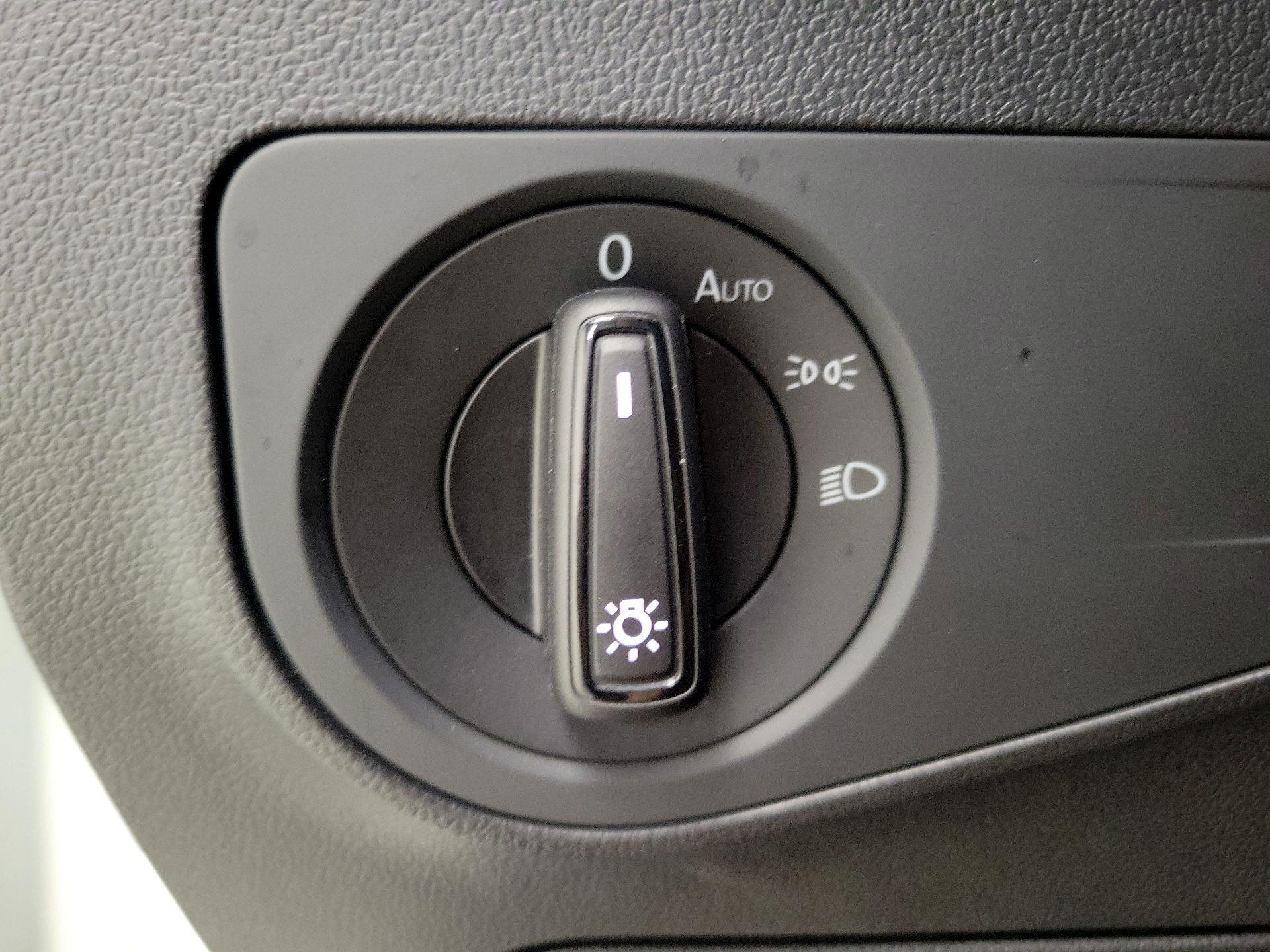 Thumbnail: 2023 Volkswagen Tiguan - 13