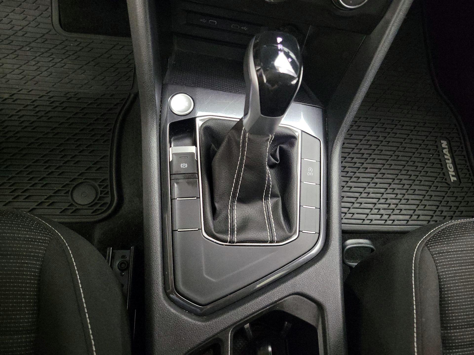 Thumbnail: 2023 Volkswagen Tiguan - 18