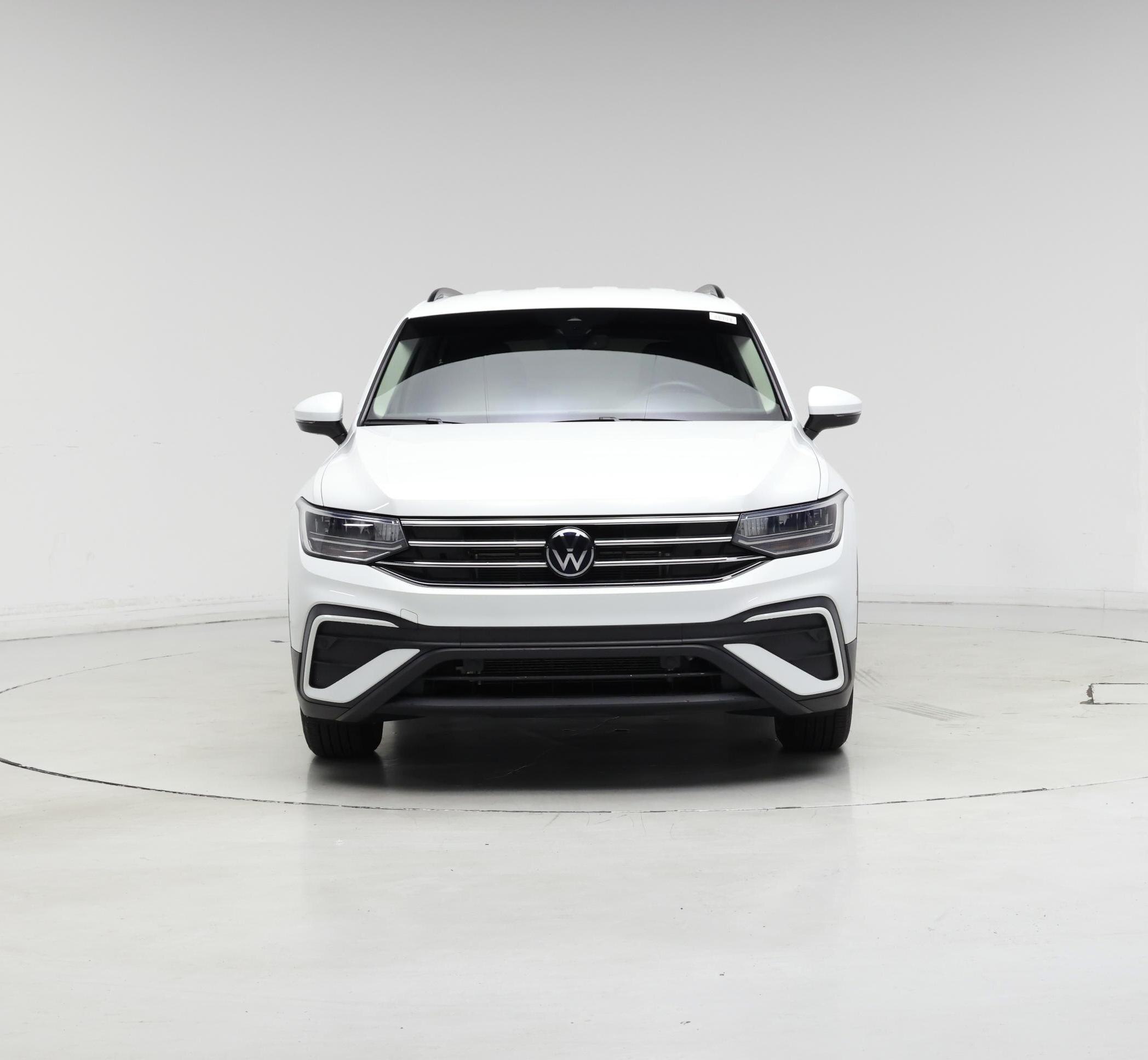 Thumbnail: 2023 Volkswagen Tiguan - 5