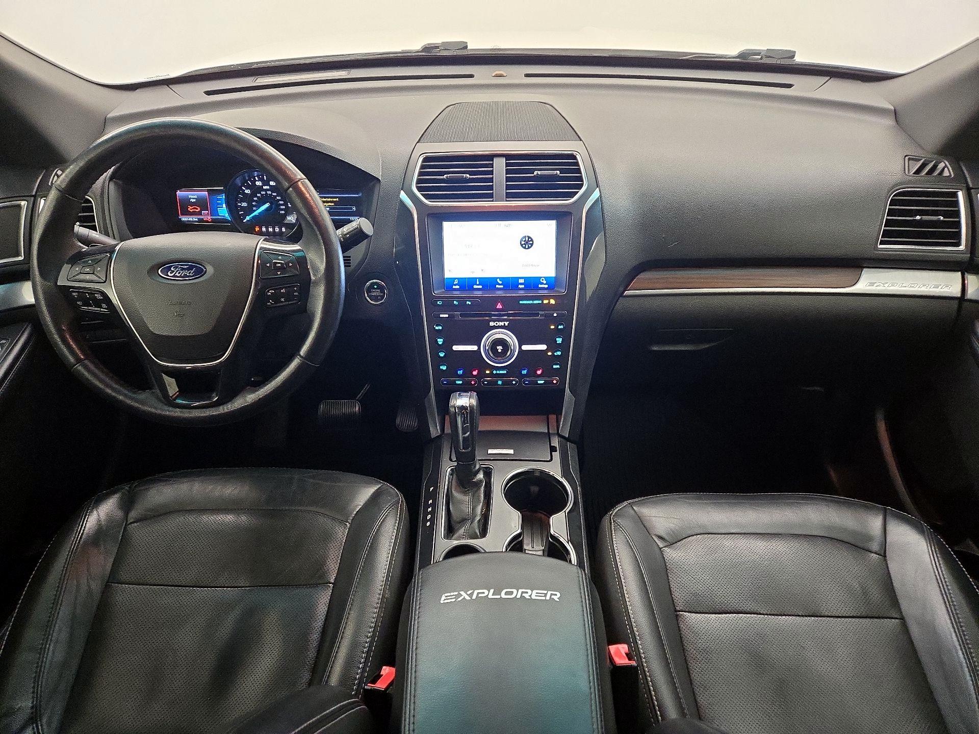Thumbnail: 2016 Ford Explorer - 9
