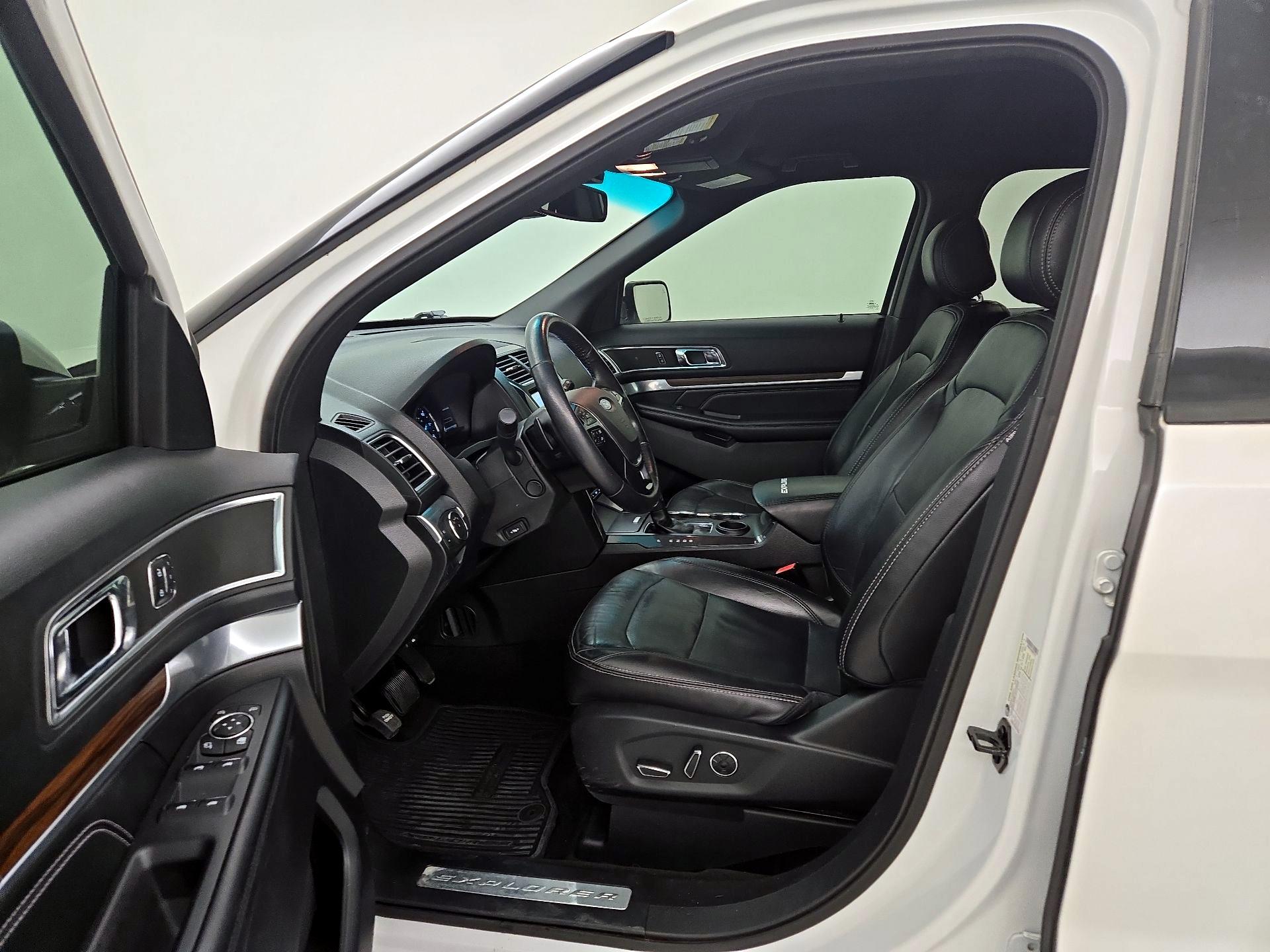 Thumbnail: 2016 Ford Explorer - 11
