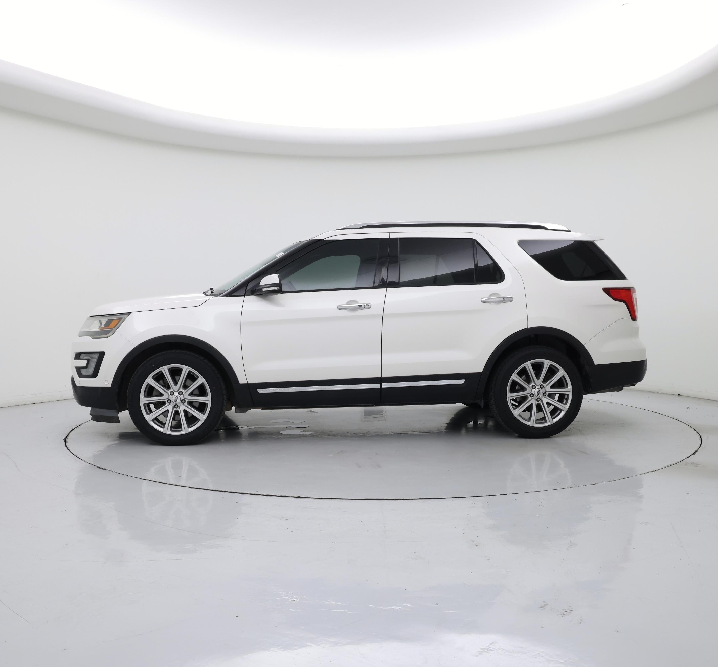 Thumbnail: 2016 Ford Explorer - 3