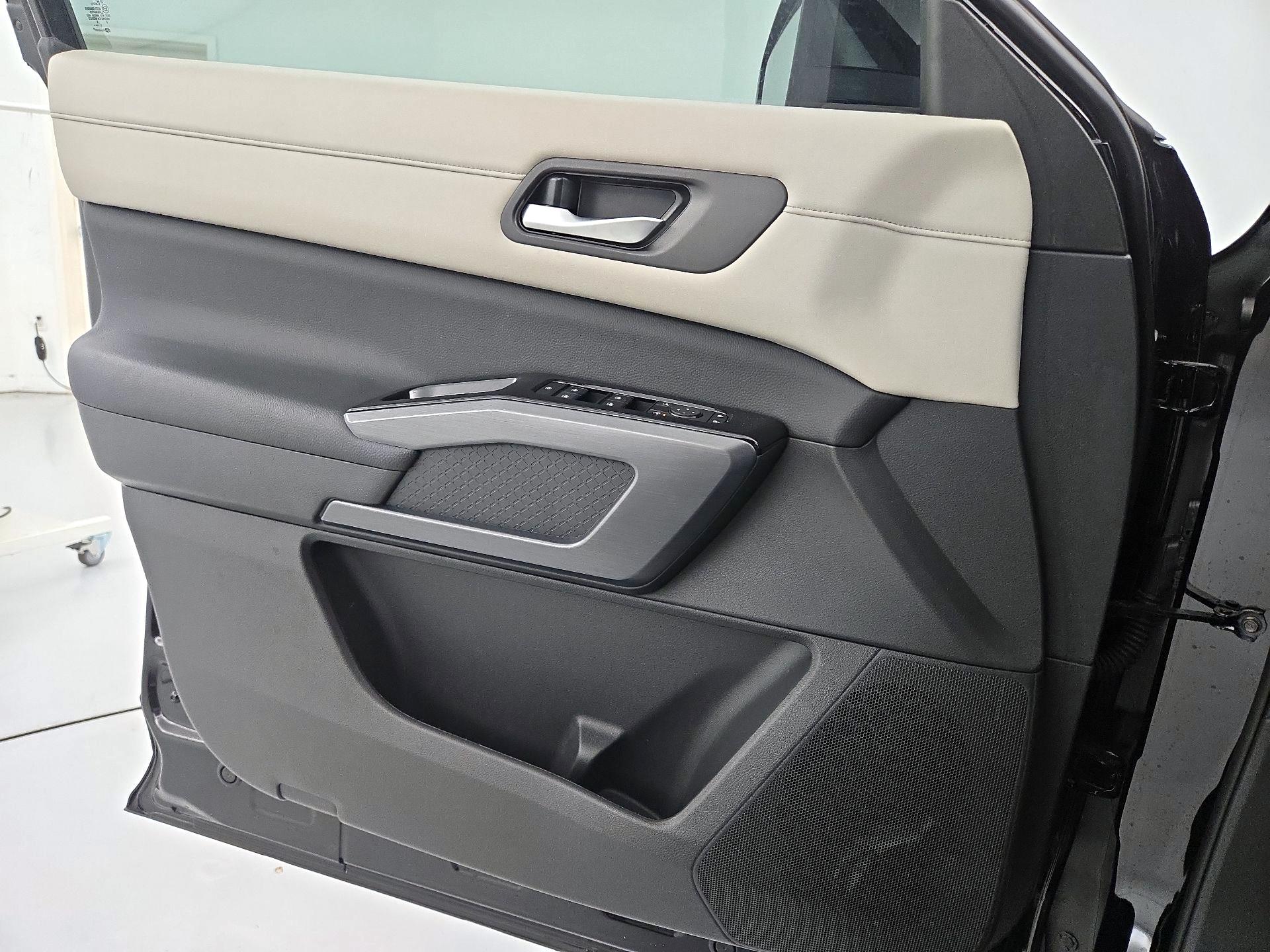 Thumbnail: 2024 Nissan Pathfinder - 12