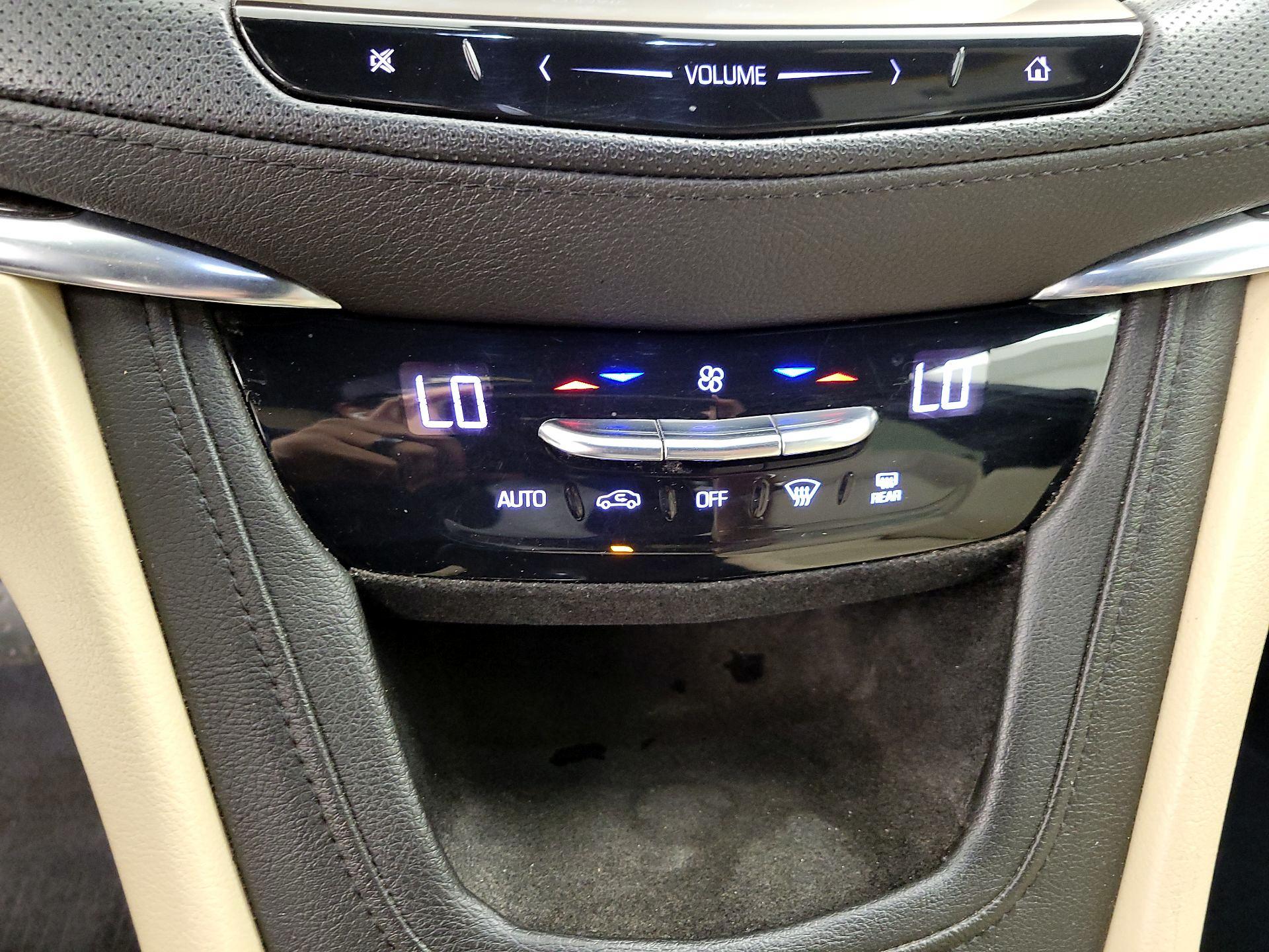 Thumbnail: 2019 Cadillac XT5 - 16