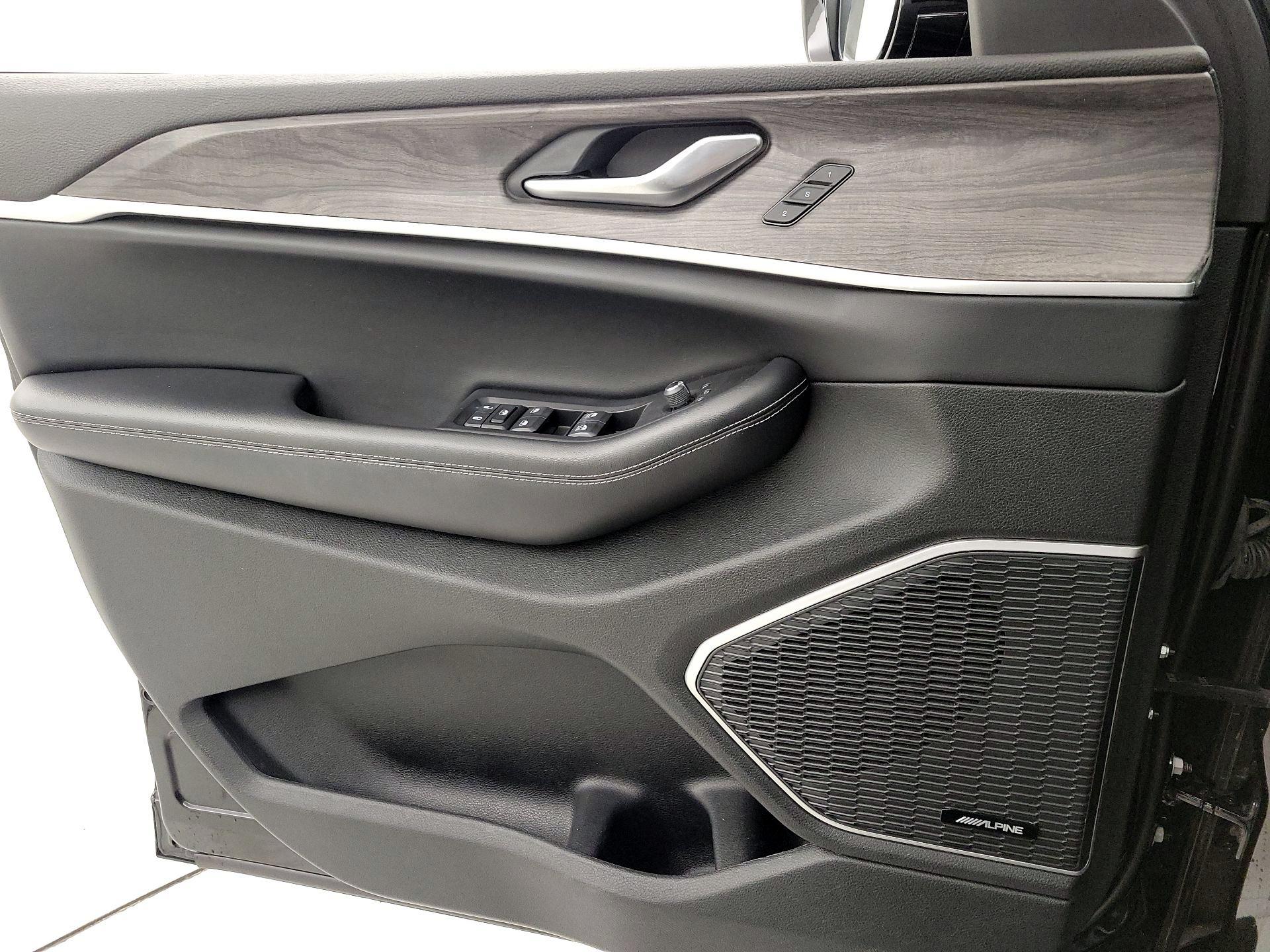 Thumbnail: 2021 Jeep Grand Cherokee L - 12