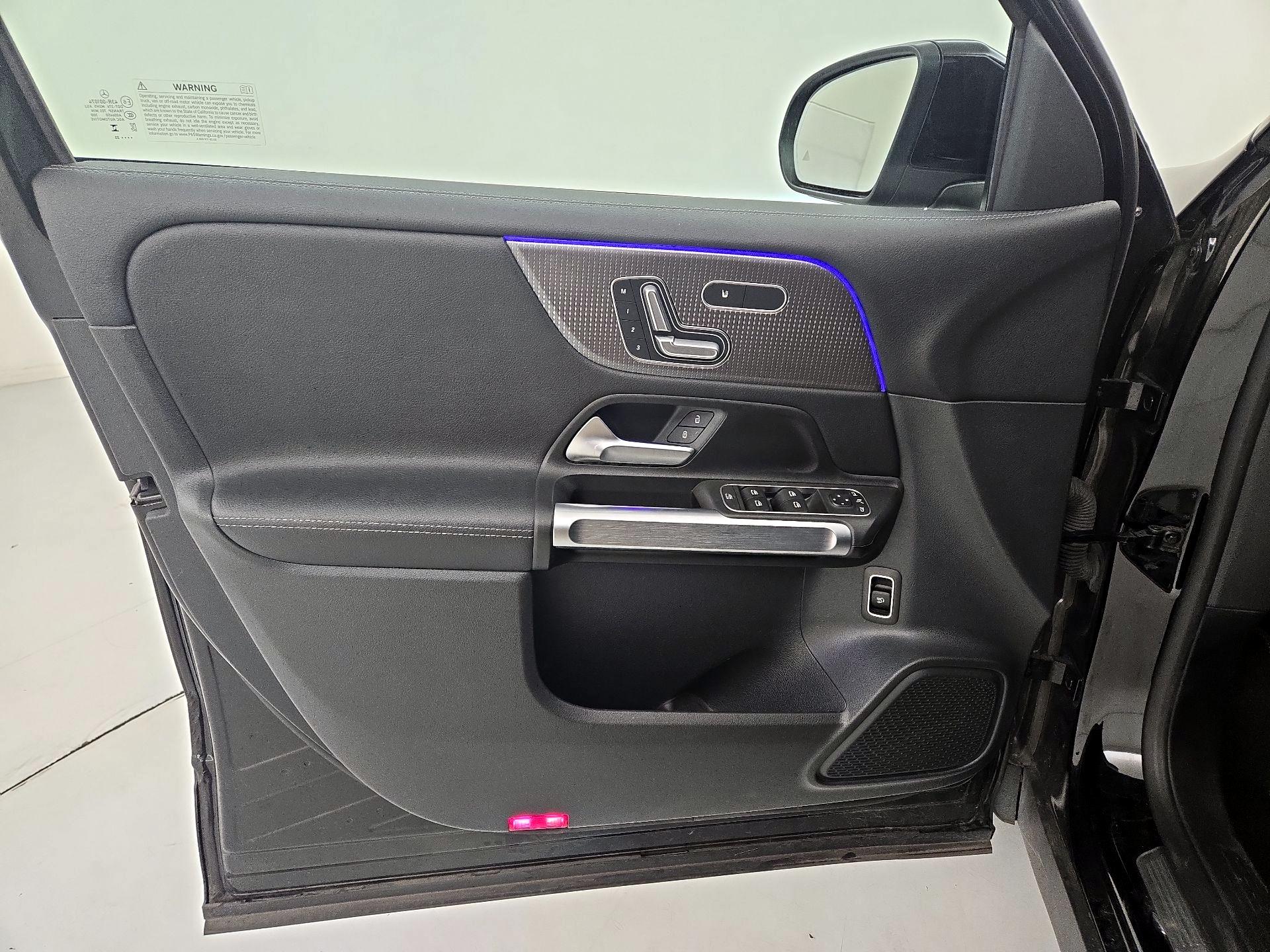 Thumbnail: 2023 Mercedes-Benz GLB - 10