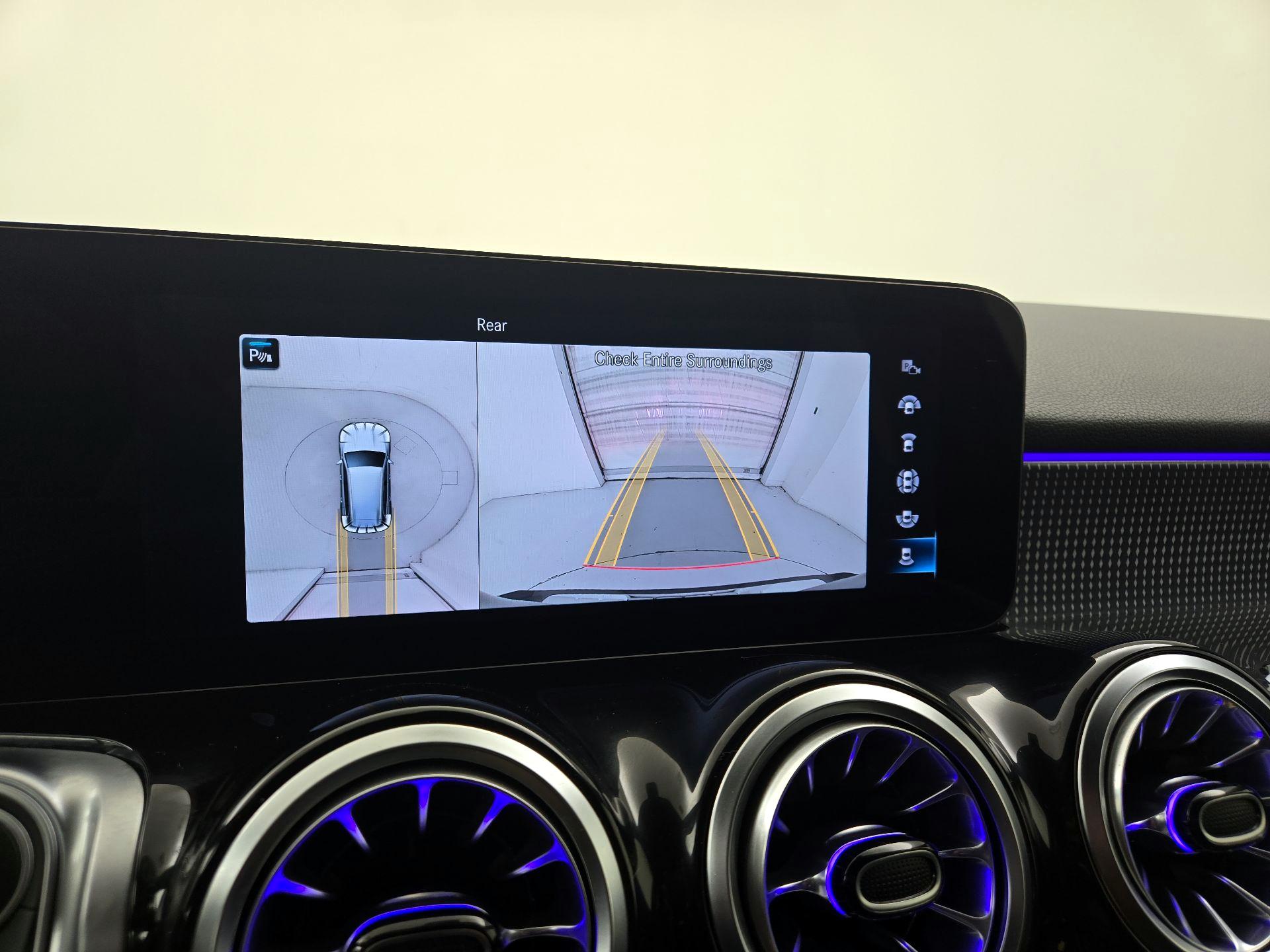 Thumbnail: 2023 Mercedes-Benz GLB - 12