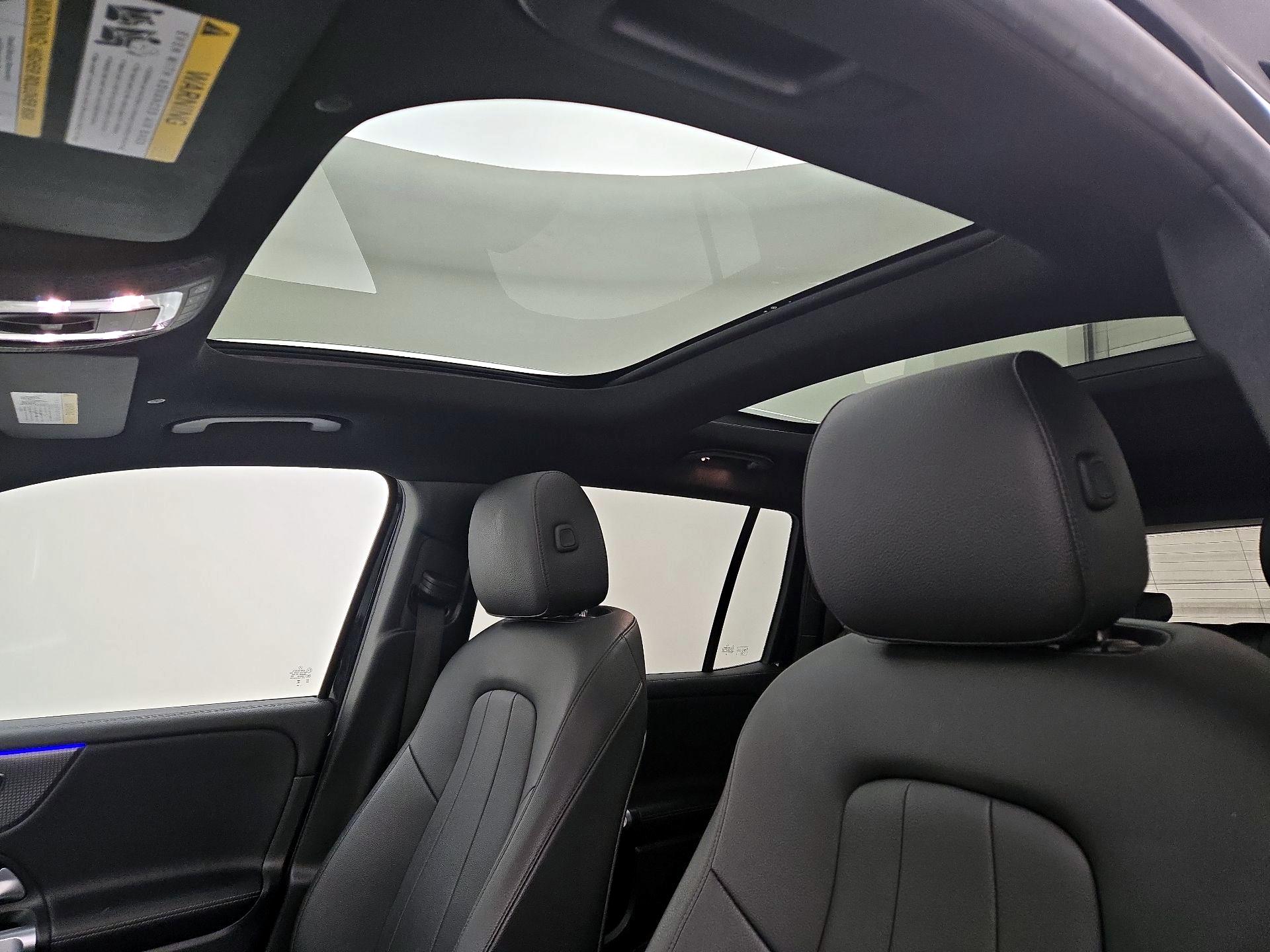 Thumbnail: 2023 Mercedes-Benz GLB - 17