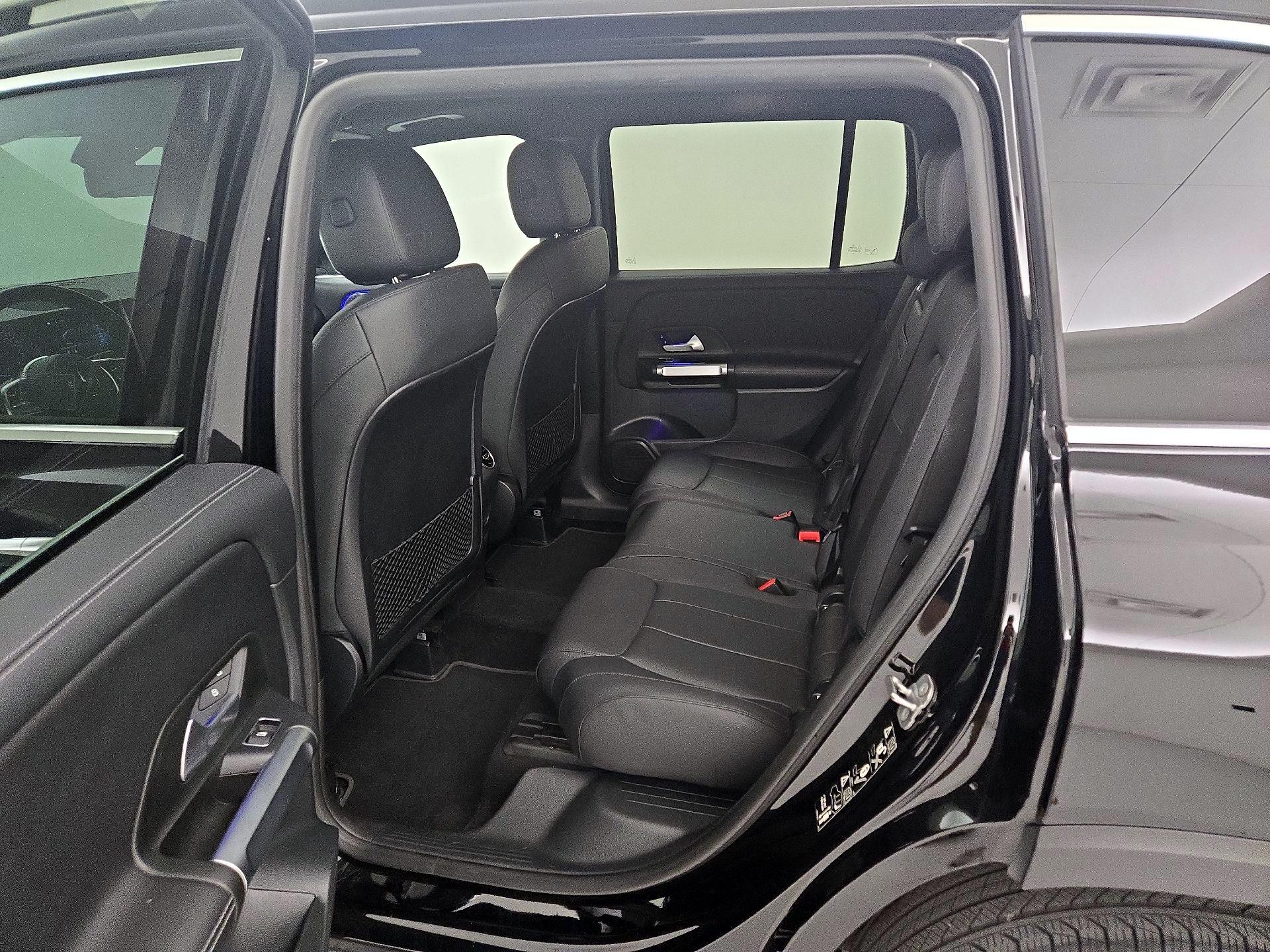 Thumbnail: 2023 Mercedes-Benz GLB - 18