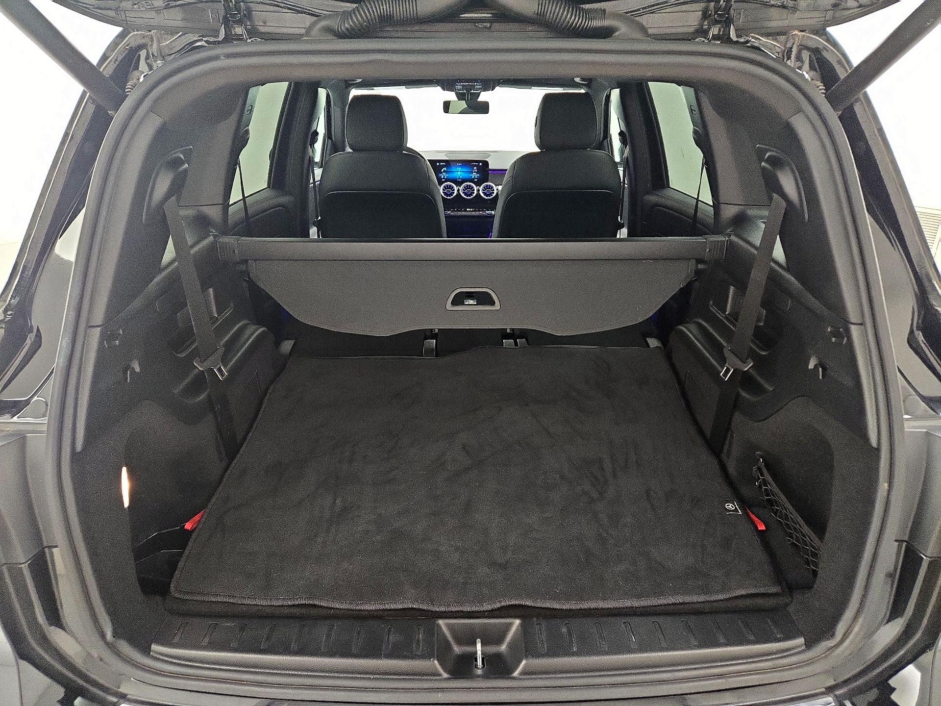 Thumbnail: 2023 Mercedes-Benz GLB - 20