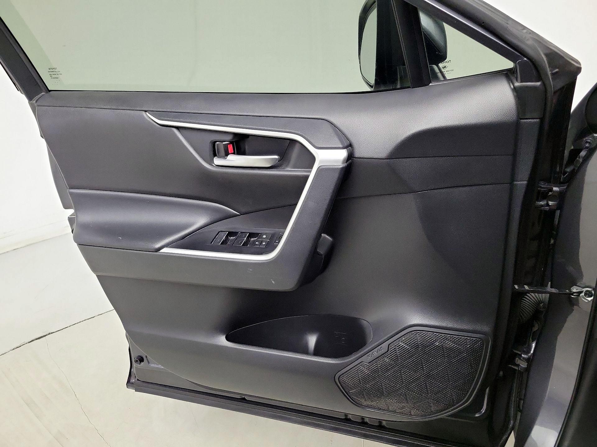 Thumbnail: 2023 Toyota RAV4 - 12