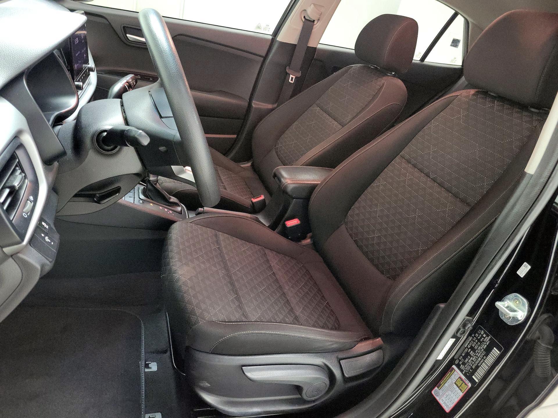 Thumbnail: 2021 Kia Rio - 11