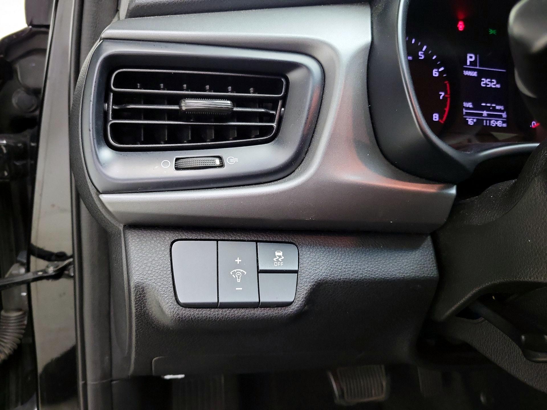 Thumbnail: 2021 Kia Rio - 13