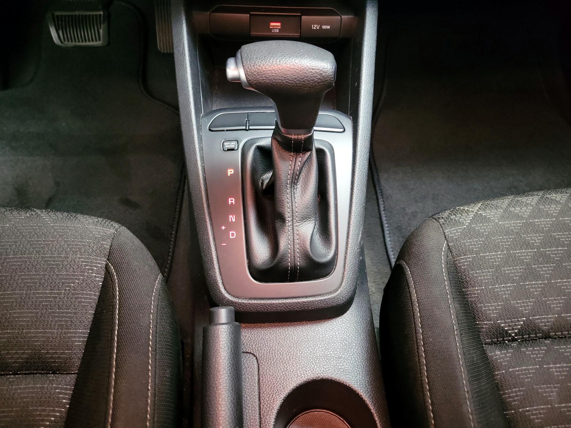 Thumbnail: 2021 Kia Rio - 17