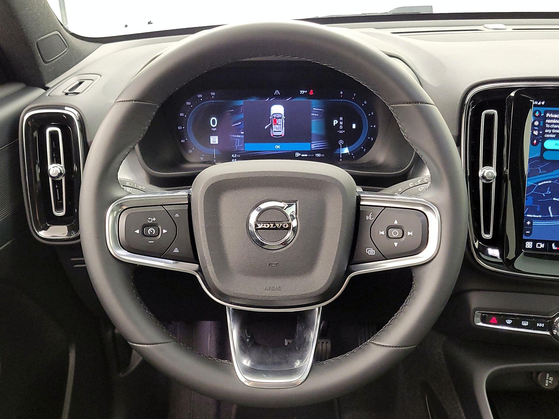 Thumbnail: 2024 Volvo XC40 - 10