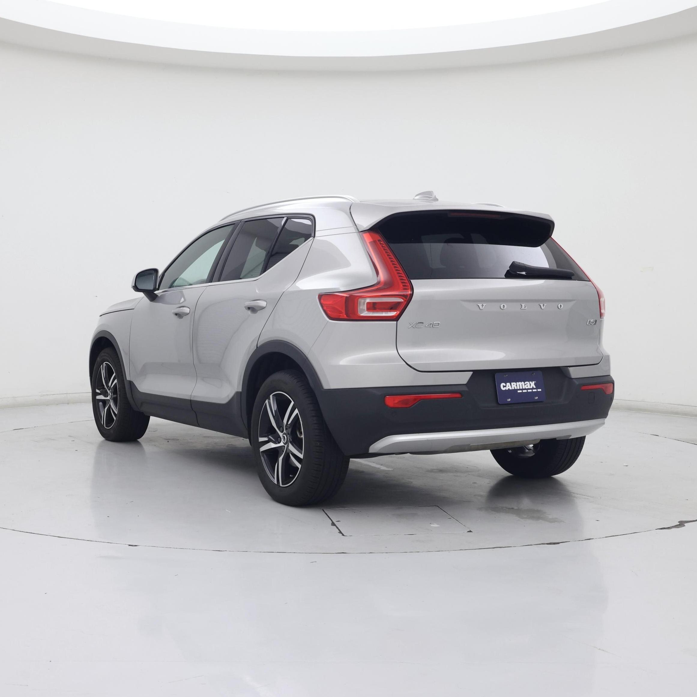 Thumbnail: 2024 Volvo XC40 - 2