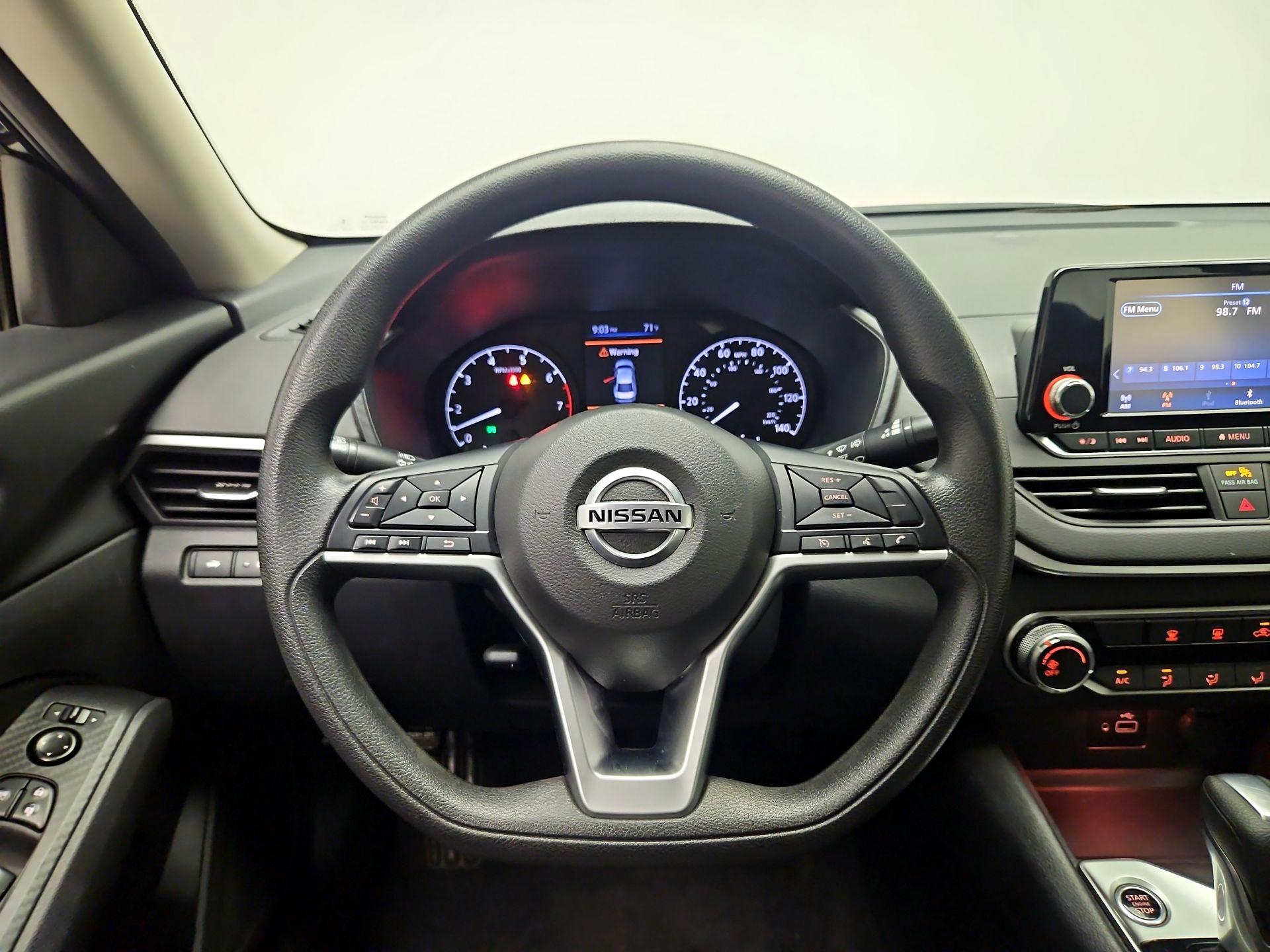 Thumbnail: 2021 Nissan Altima - 10