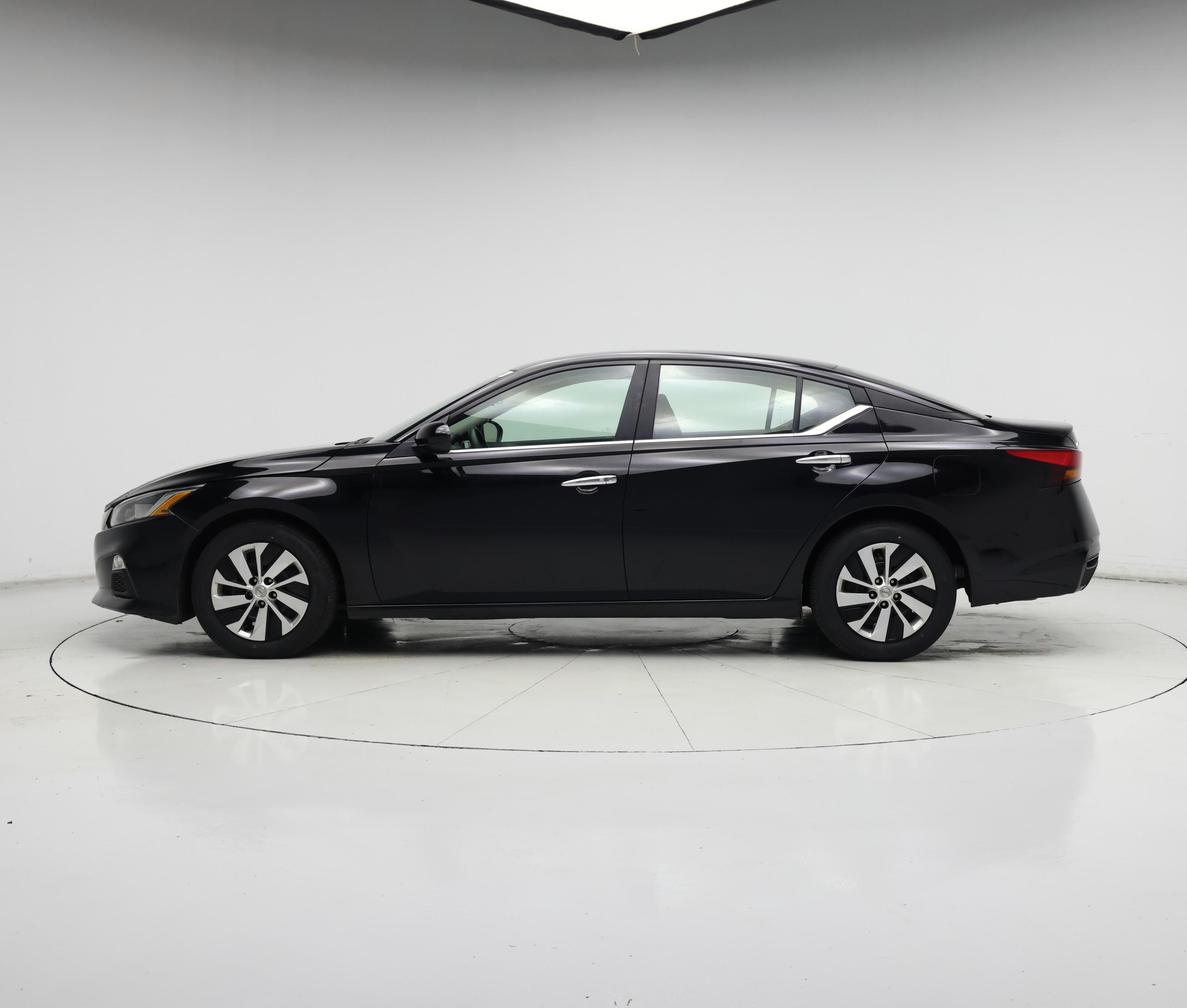 Thumbnail: 2021 Nissan Altima - 3