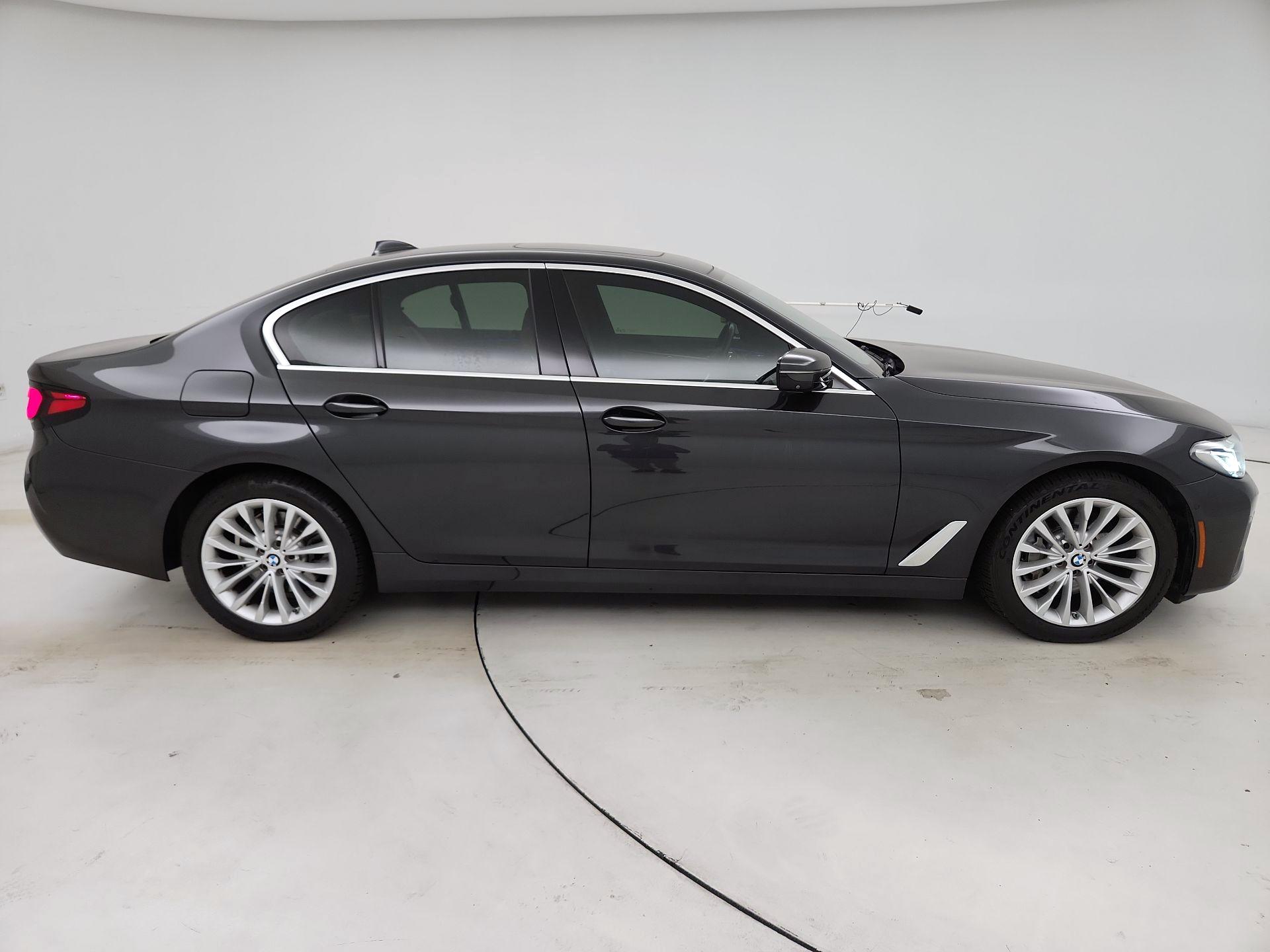Thumbnail: 2021 BMW 5 Series - 4