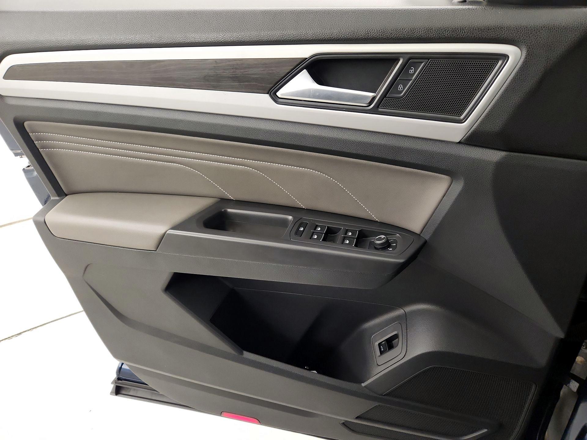 Thumbnail: 2023 Volkswagen Atlas - 12