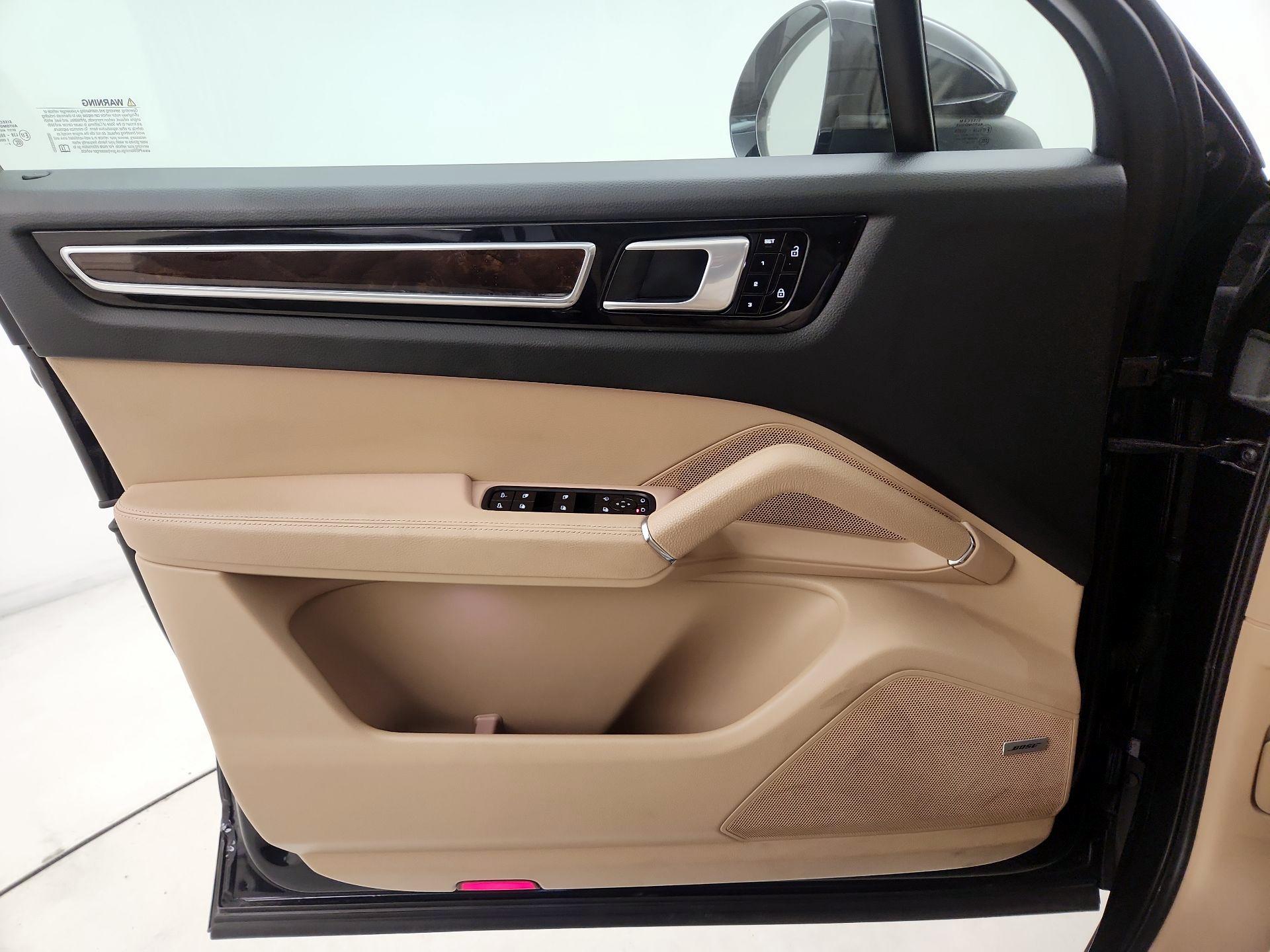 Thumbnail: 2021 Porsche Cayenne - 12