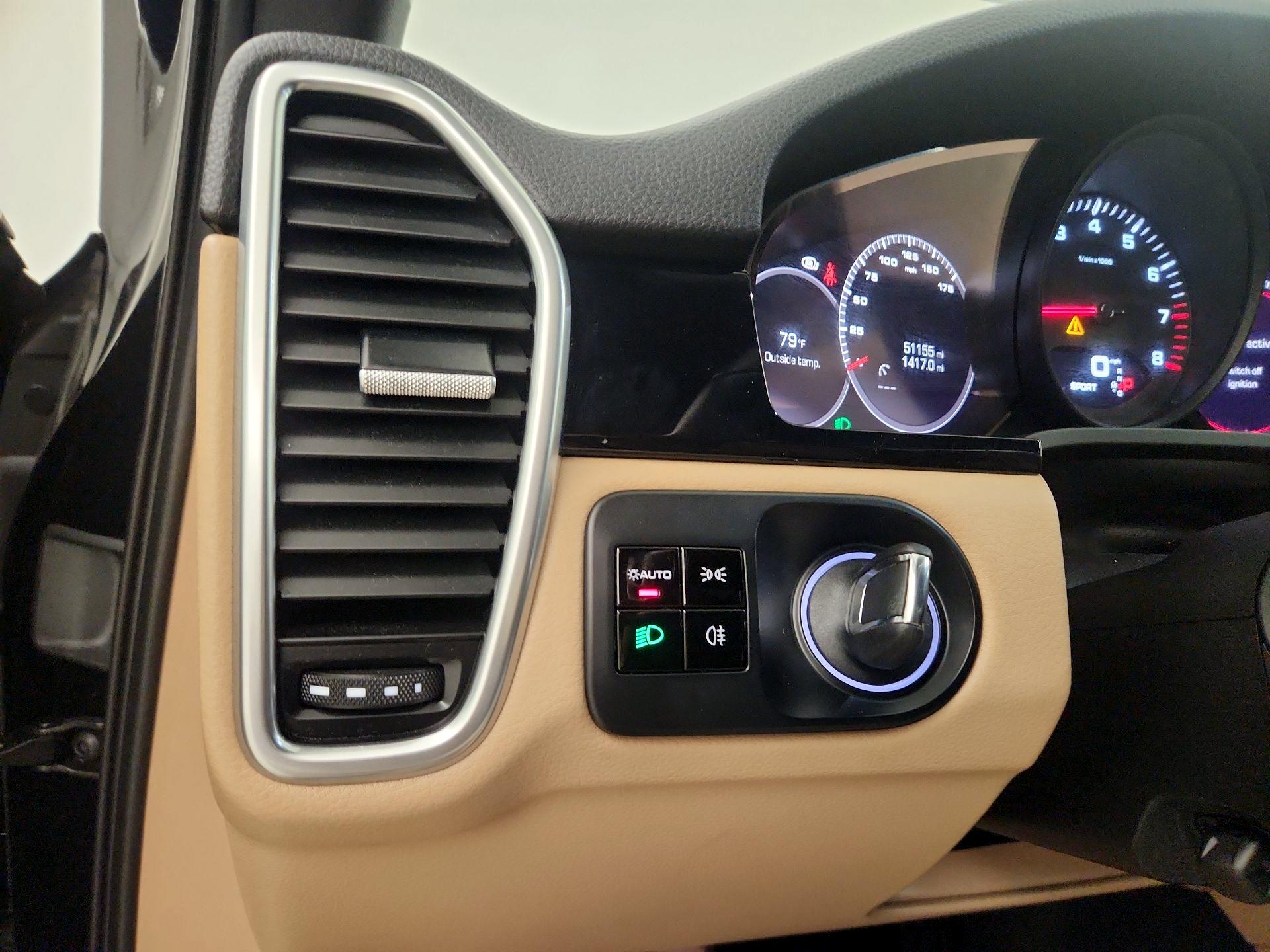 Thumbnail: 2021 Porsche Cayenne - 13