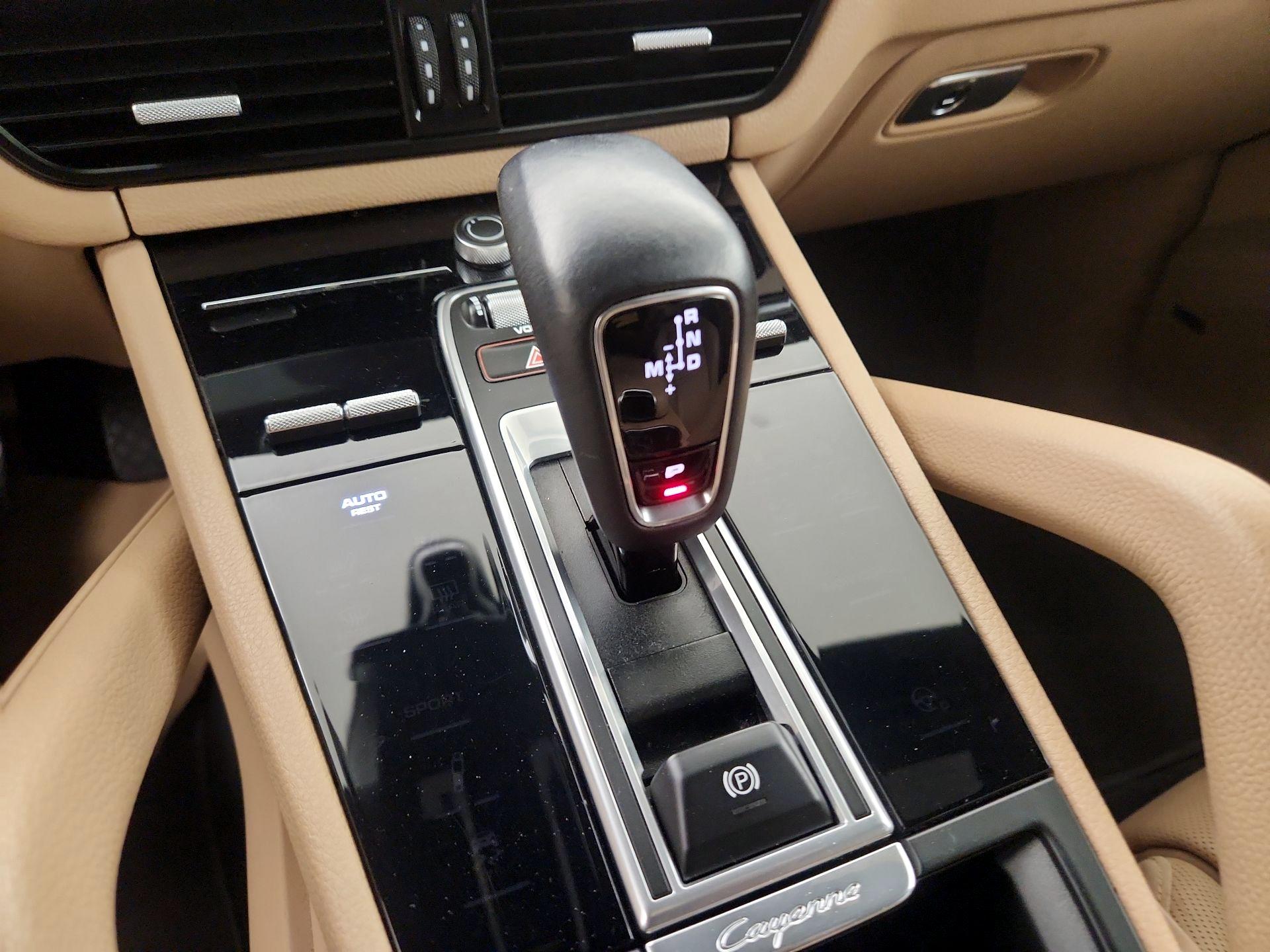 Thumbnail: 2021 Porsche Cayenne - 18