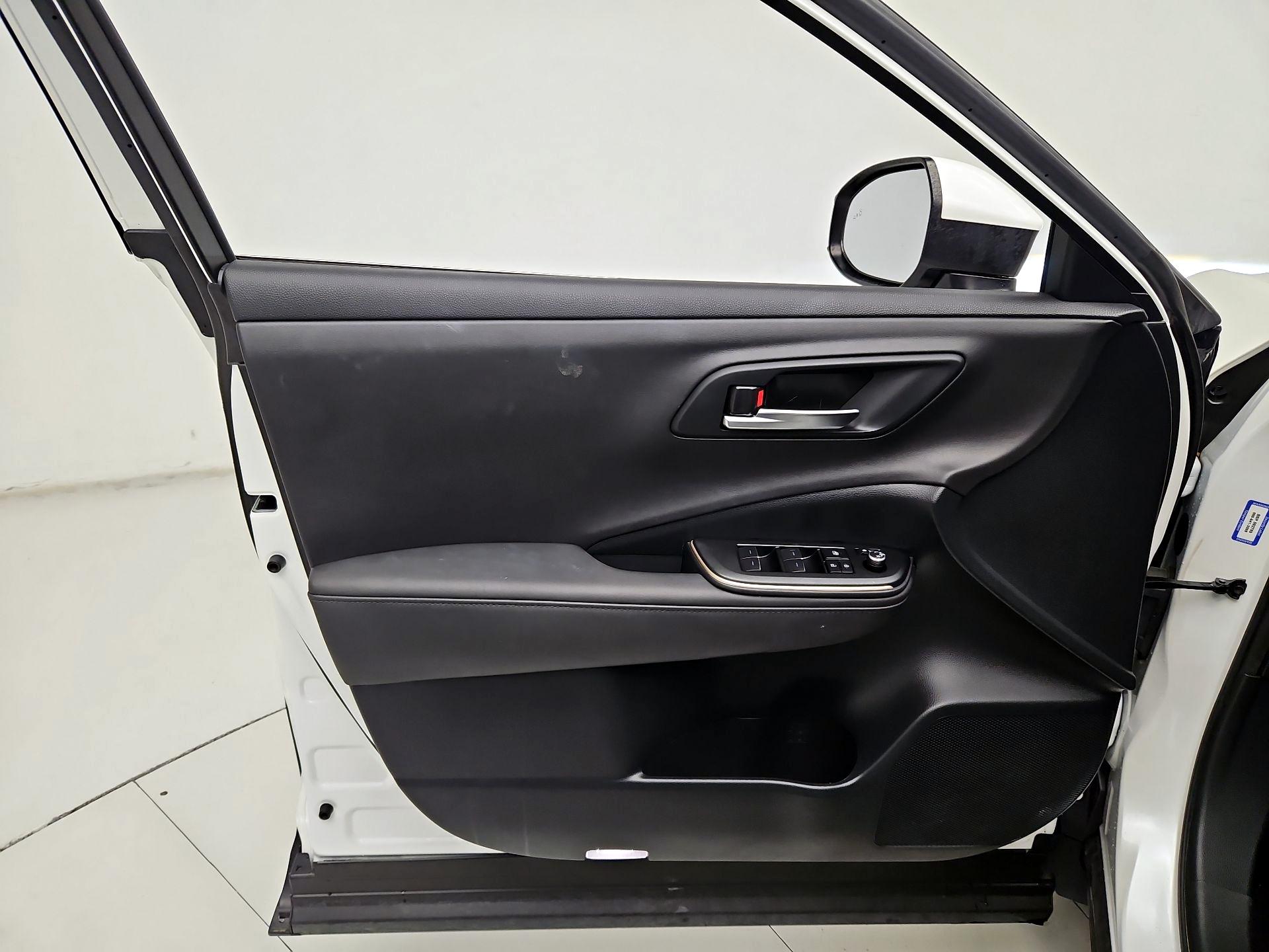 Thumbnail: 2023 Toyota Crown - 12