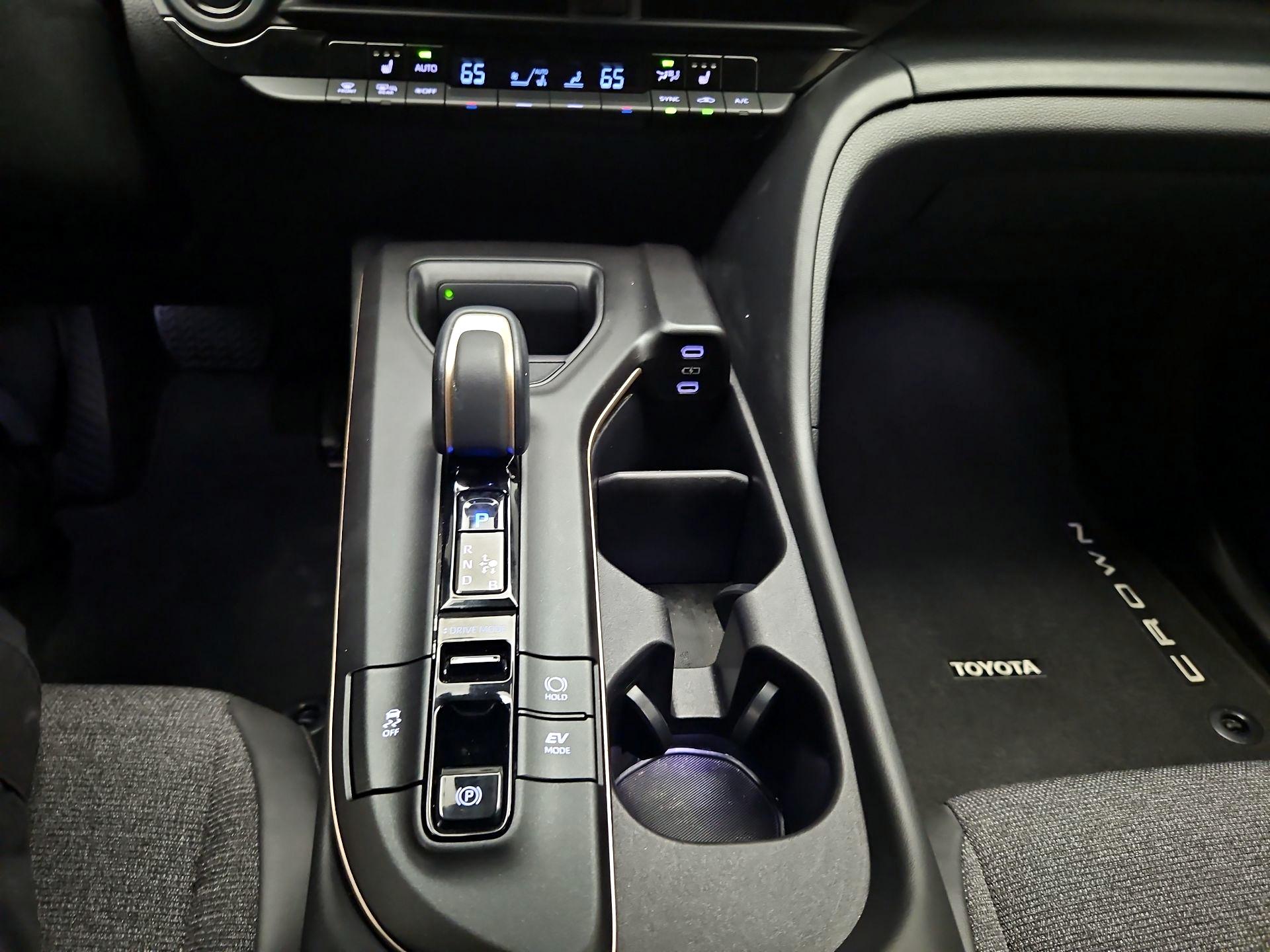 Thumbnail: 2023 Toyota Crown - 17