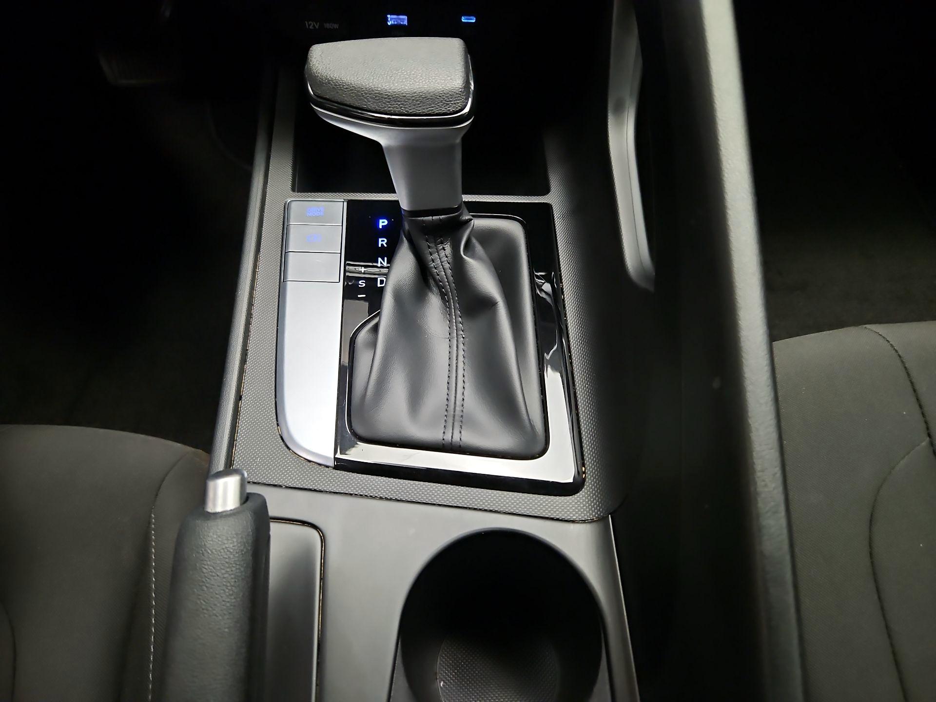 Thumbnail: 2024 Hyundai Elantra - 18