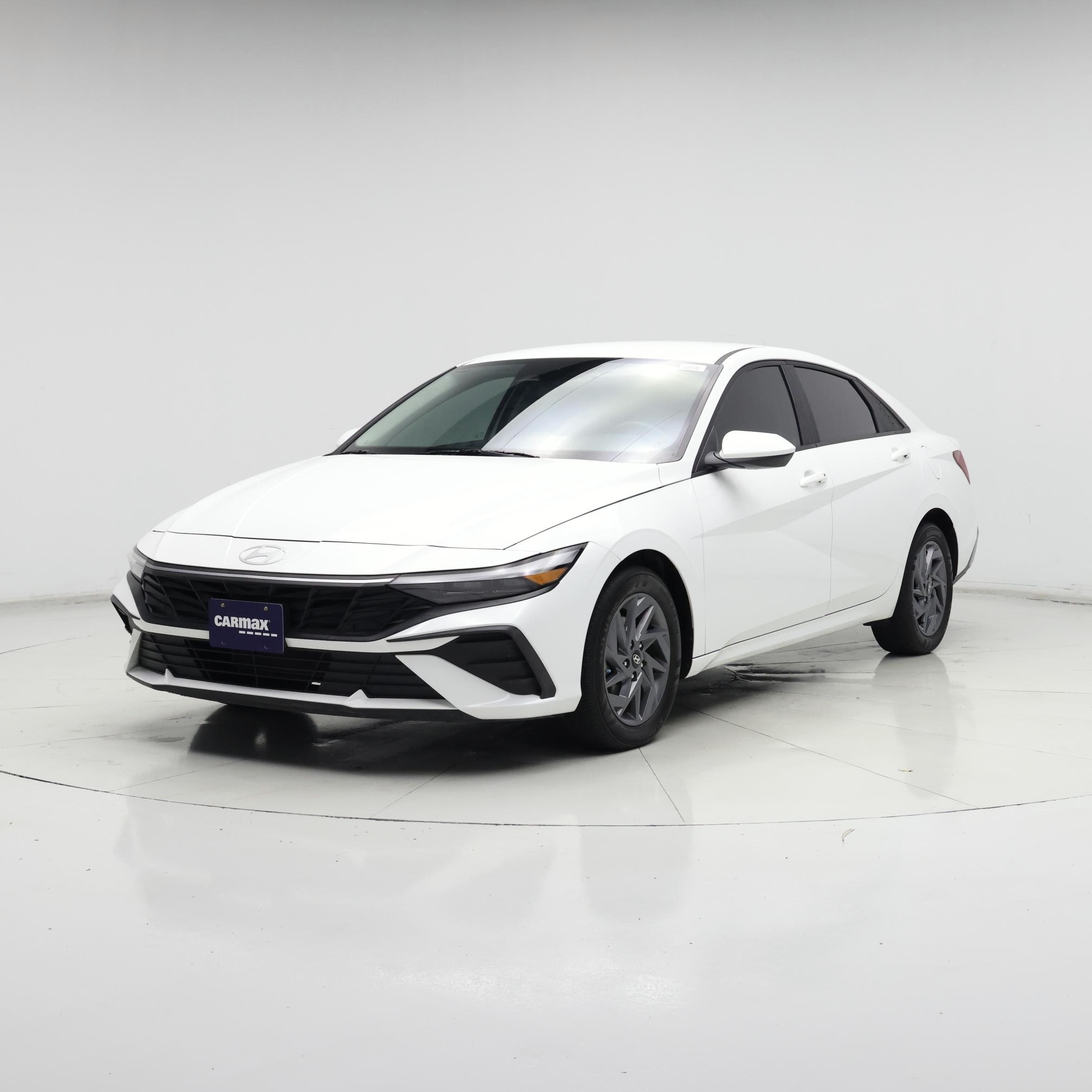 Thumbnail: 2024 Hyundai Elantra - 4