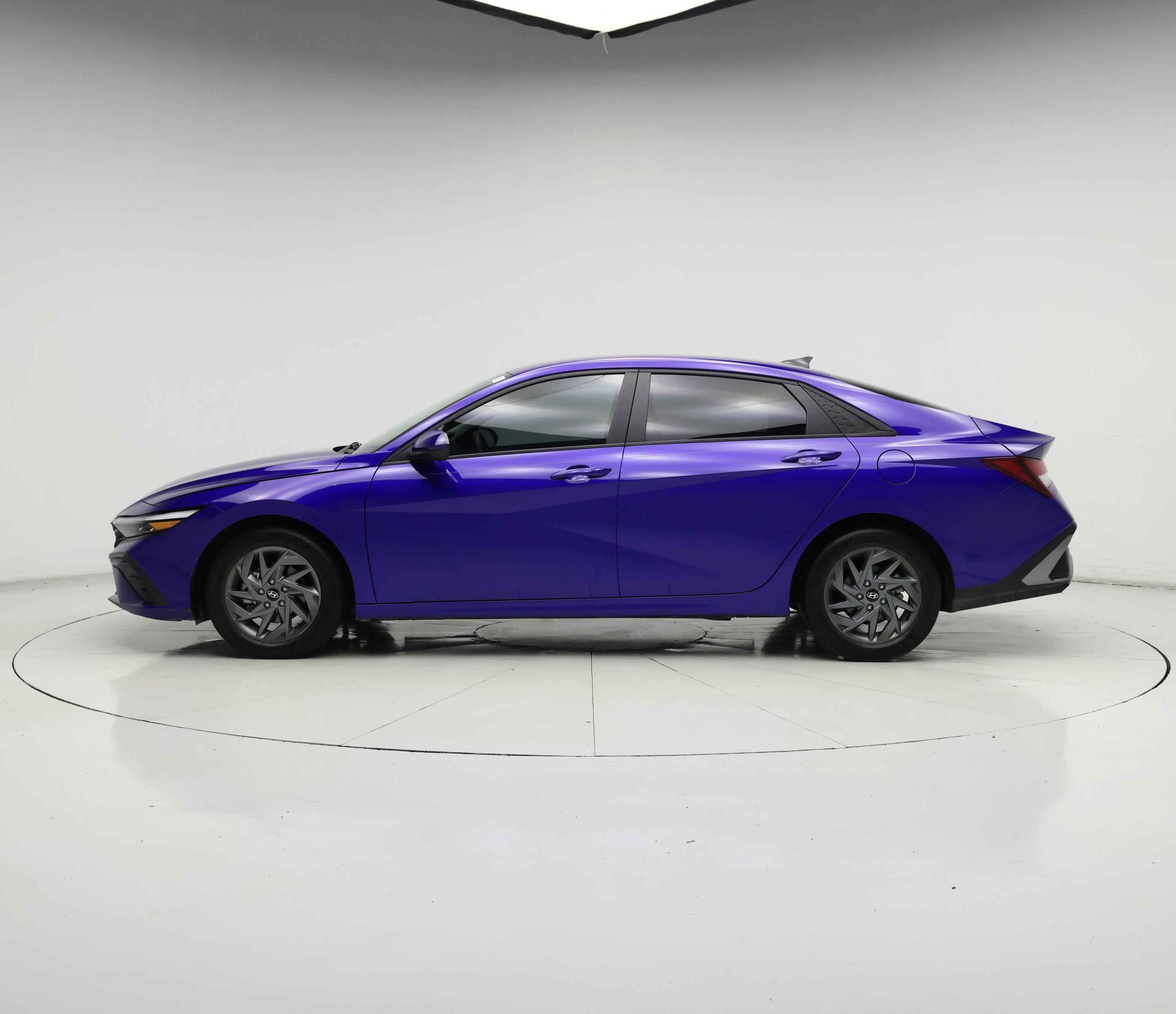 Thumbnail: 2024 Hyundai Elantra - 3