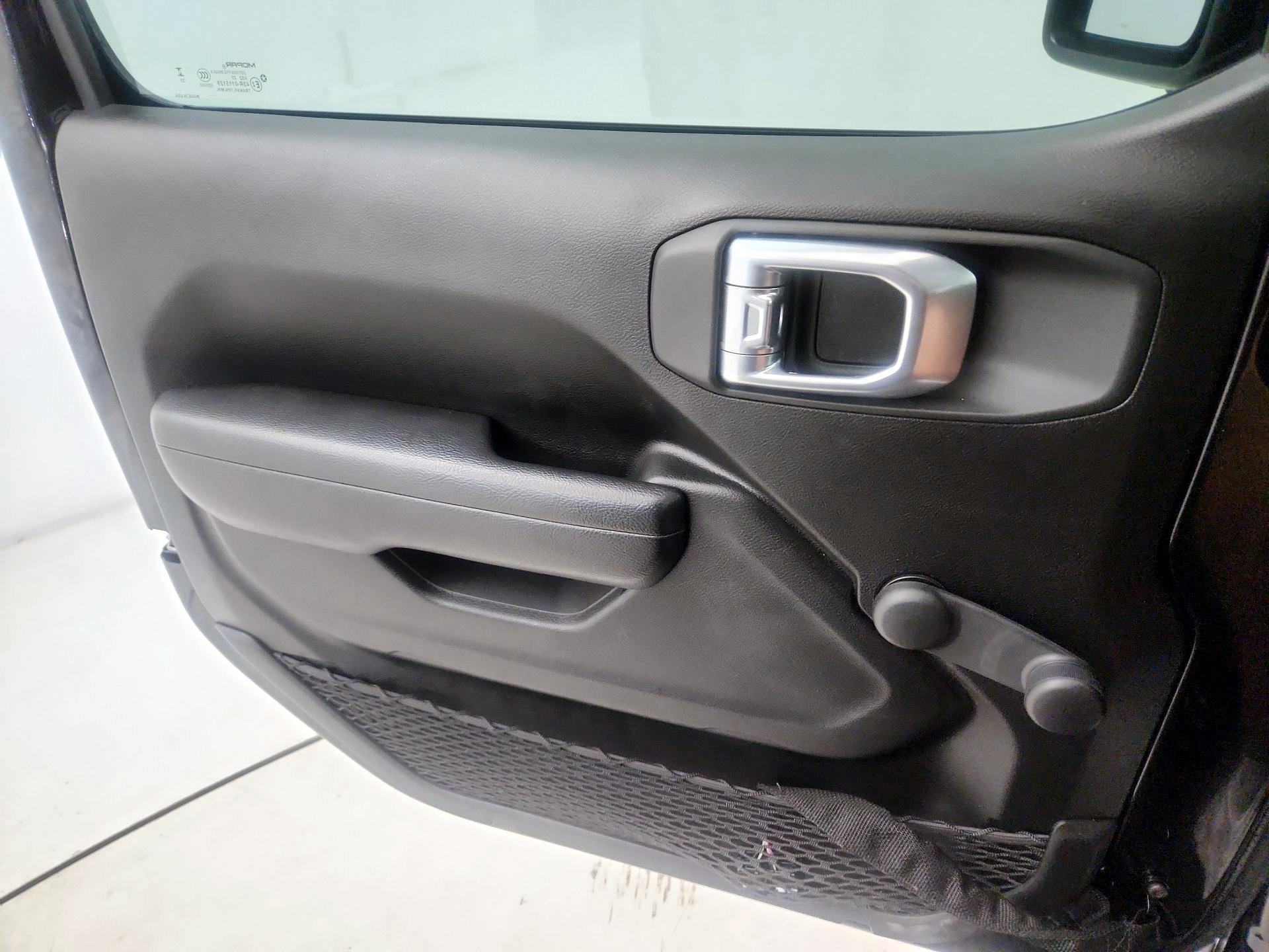 Thumbnail: 2023 Jeep Gladiator - 12