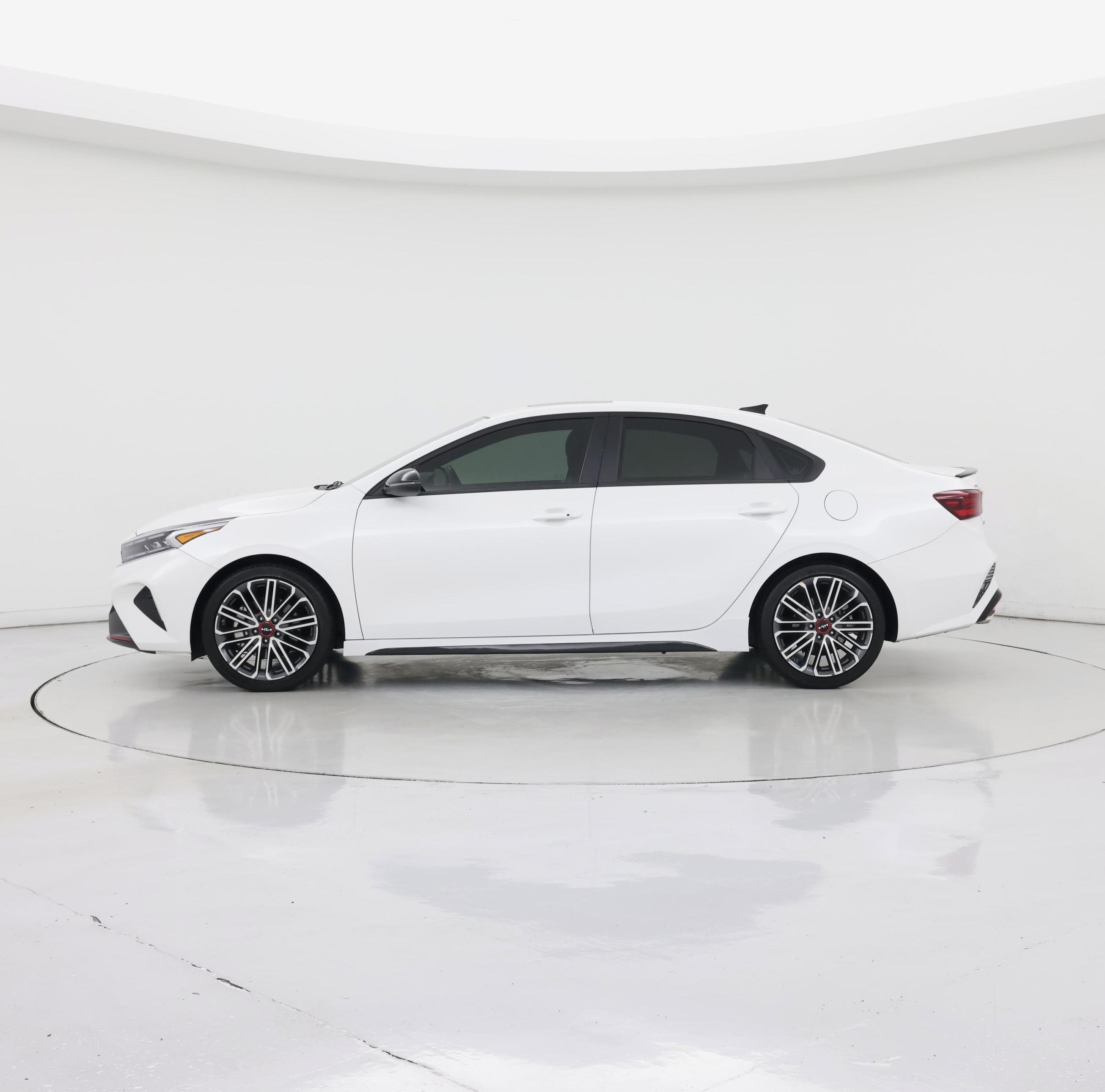 Thumbnail: 2023 Kia Forte - 3
