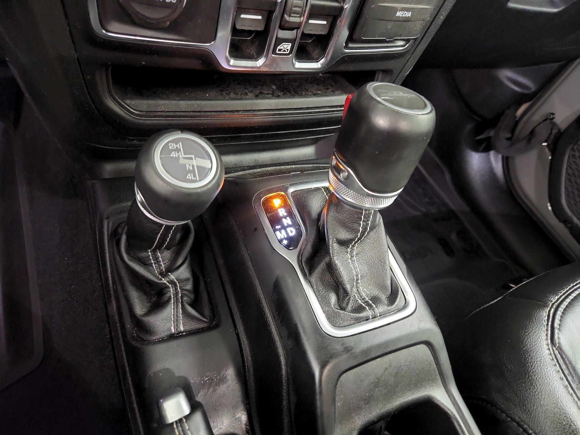 Thumbnail: 2021 Jeep Gladiator - 18