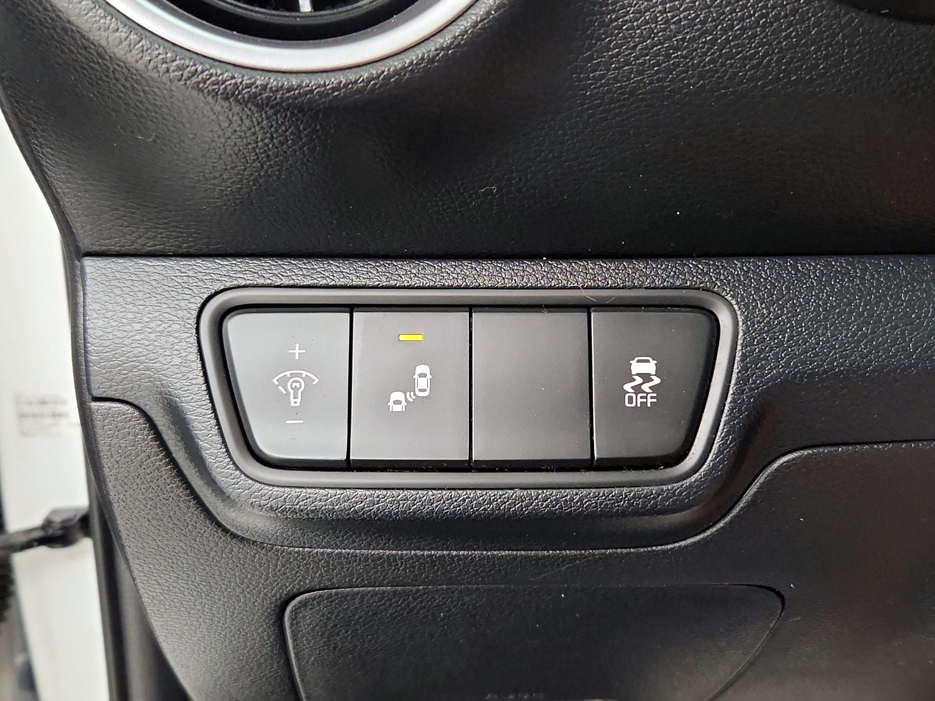 Thumbnail: 2022 Kia Forte - 13