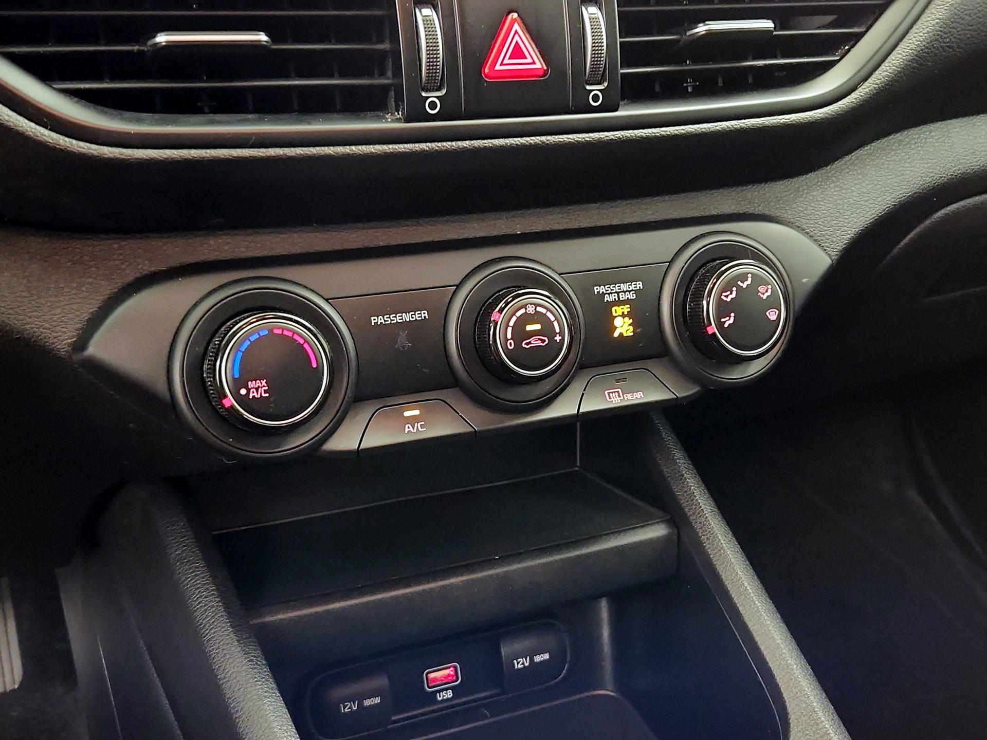 Thumbnail: 2022 Kia Forte - 16