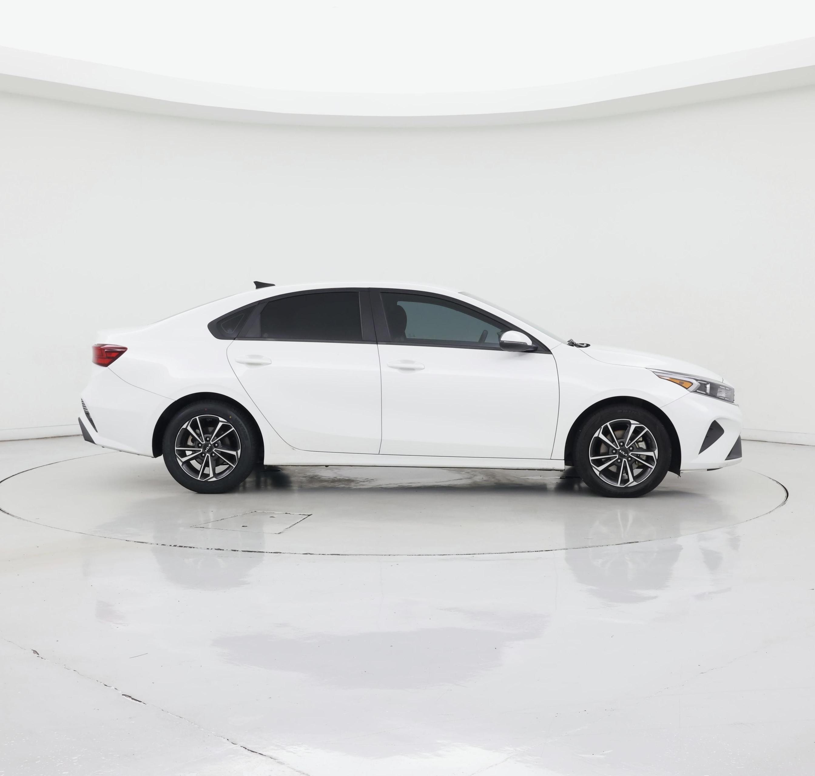 Thumbnail: 2022 Kia Forte - 7